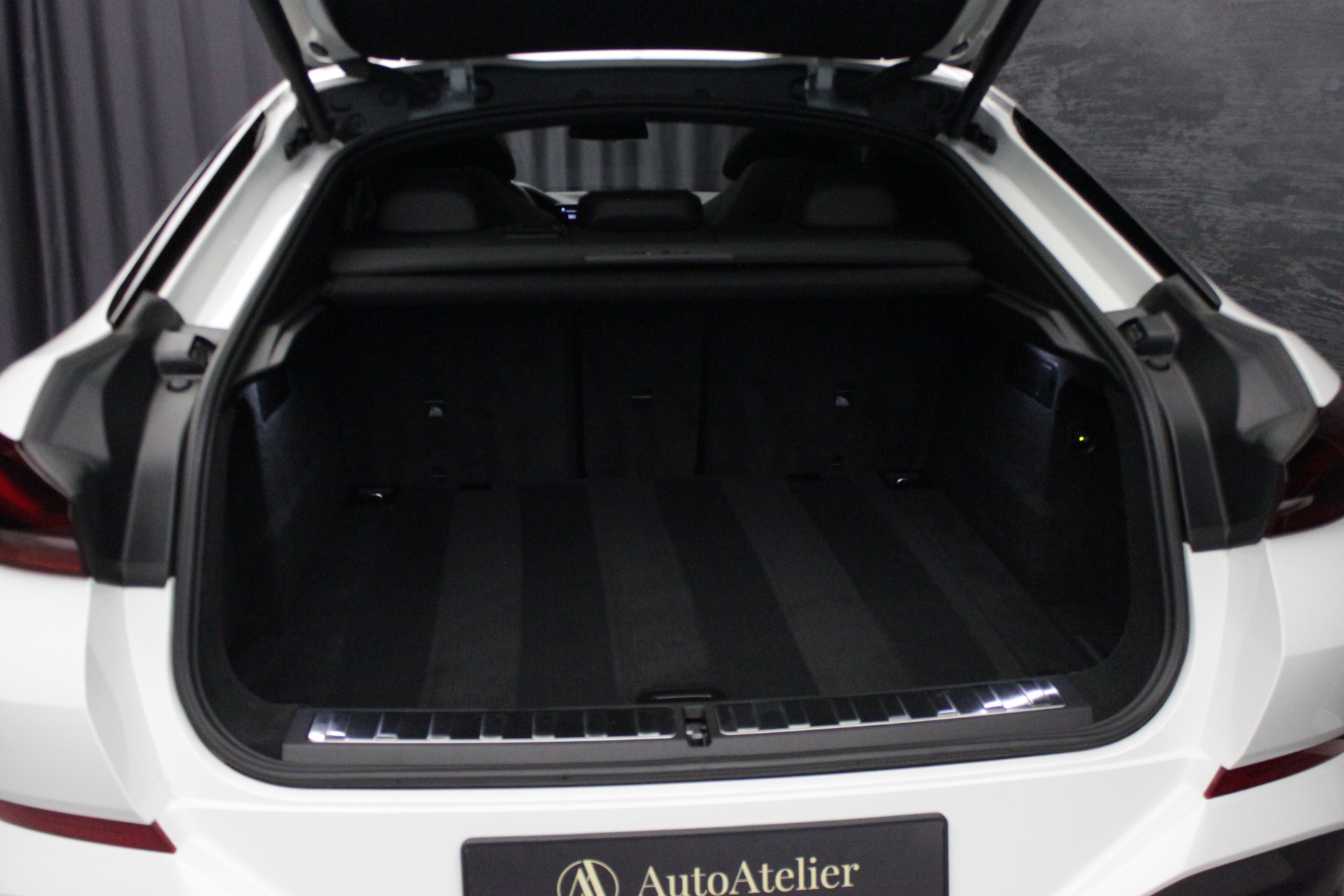 BMW X6 xDrive 48V 40d Steptronic M Sport-image-14