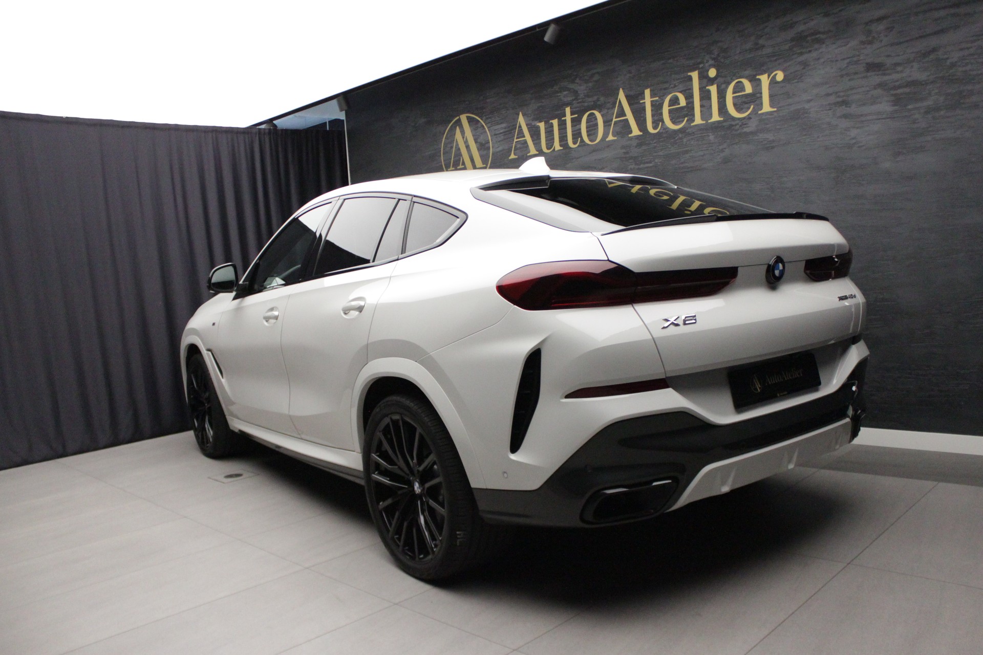 BMW X6 xDrive 48V 40d Steptronic M Sport-image-6