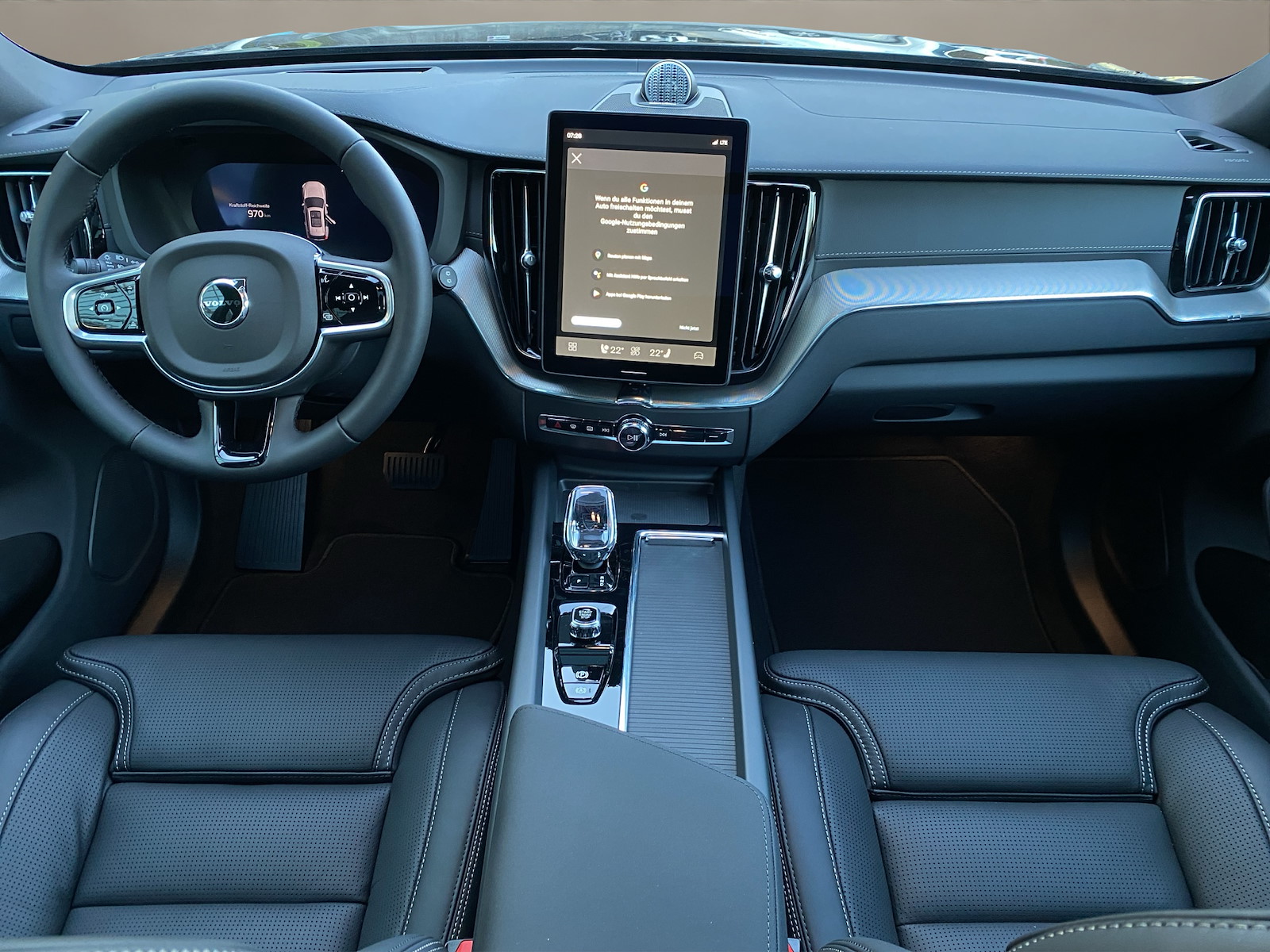 VOLVO XC60 2.0 B5 MH Black Edition AWD-image-12