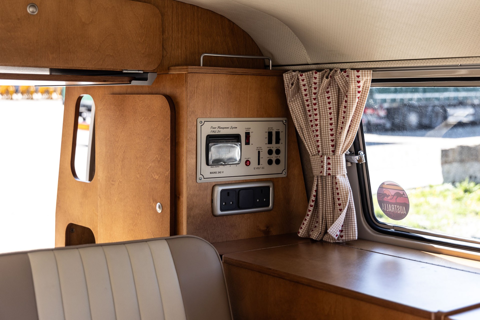 VW T1 Bus Camping Ausbau-image-15