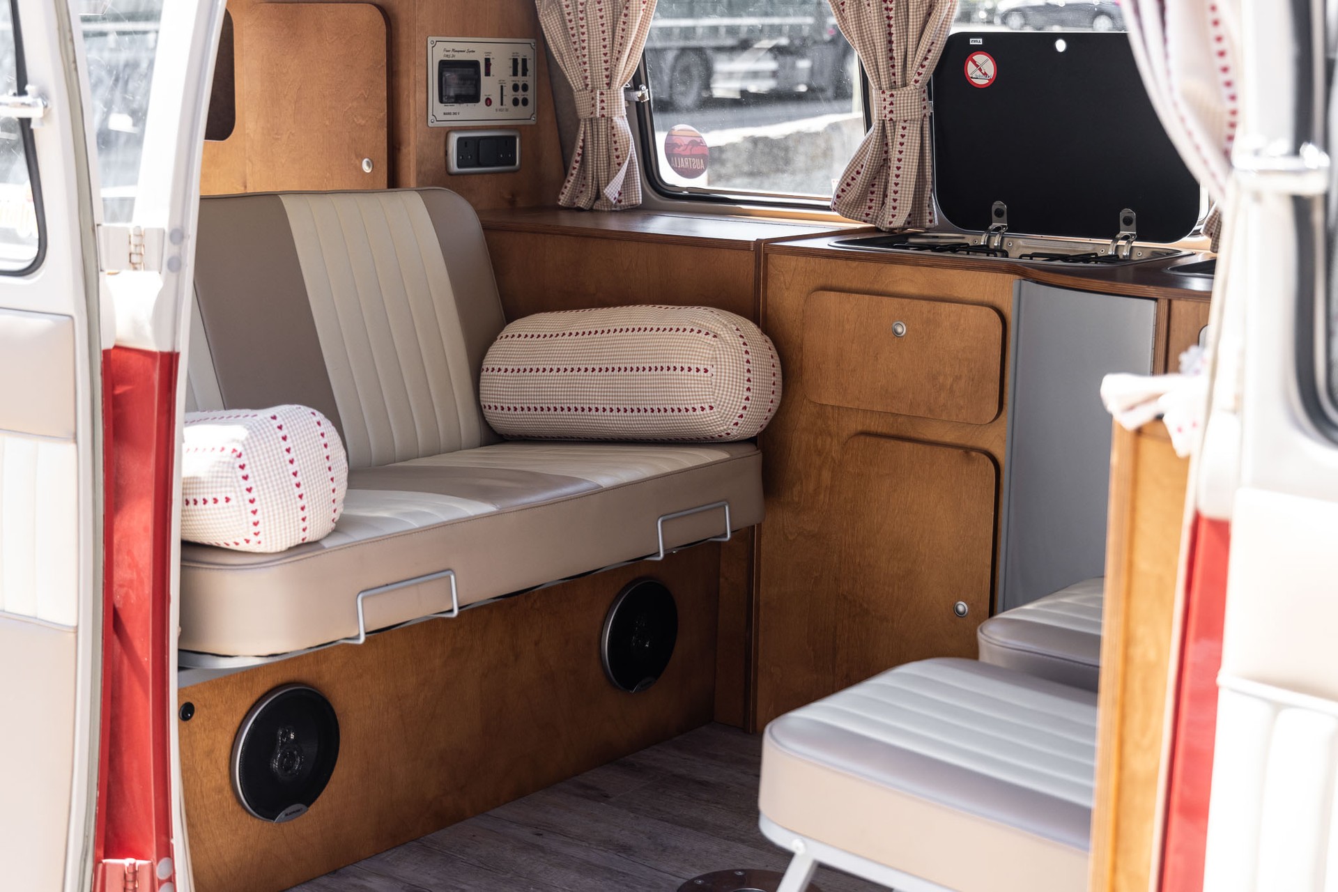 VW T1 Bus Camping Ausbau-image-16