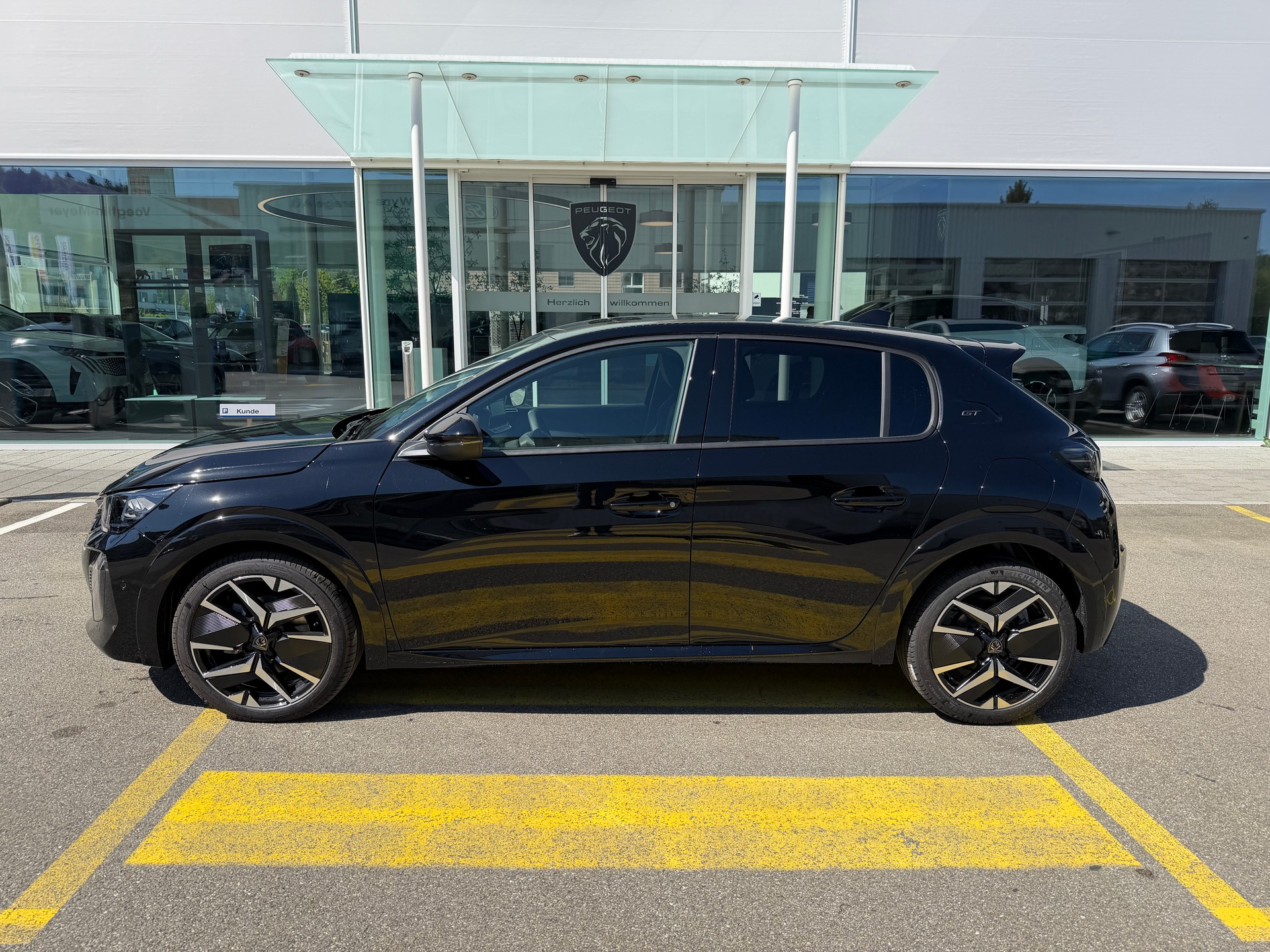 PEUGEOT 208 1.2 MHEV 145 GT