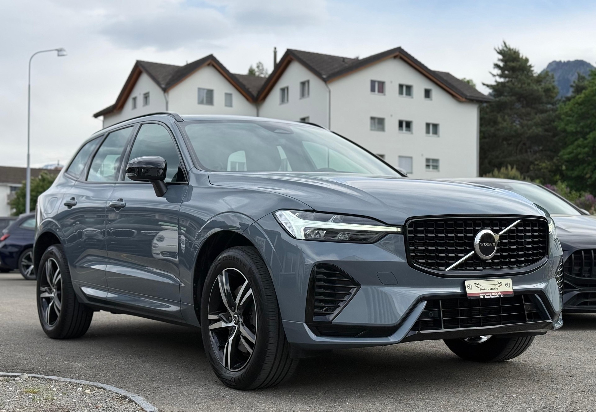 VOLVO XC60 2.0 B4 MH R-Design AWD-showroom-element-2