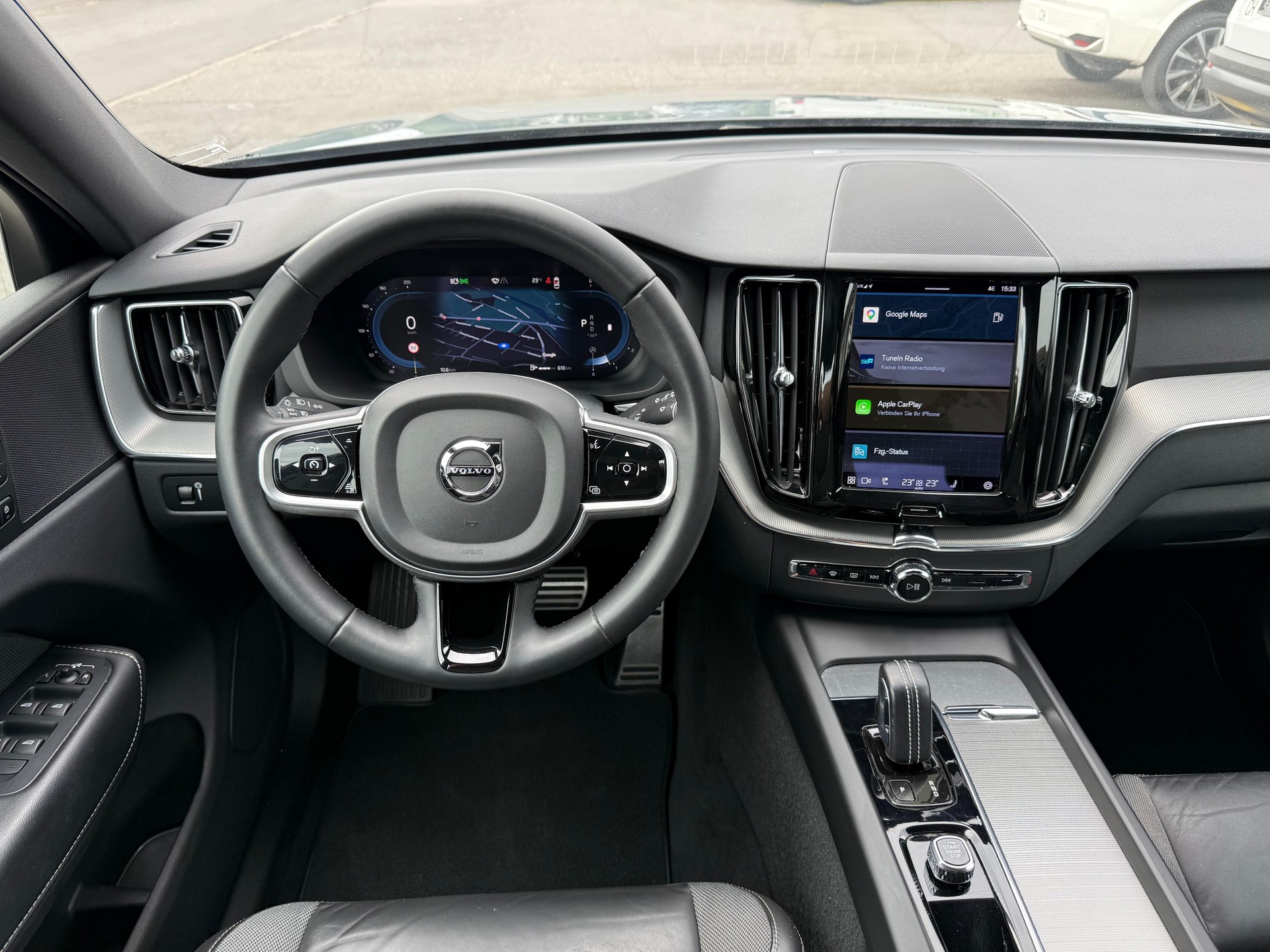VOLVO XC60 2.0 B4 MH R-Design AWD-image-16