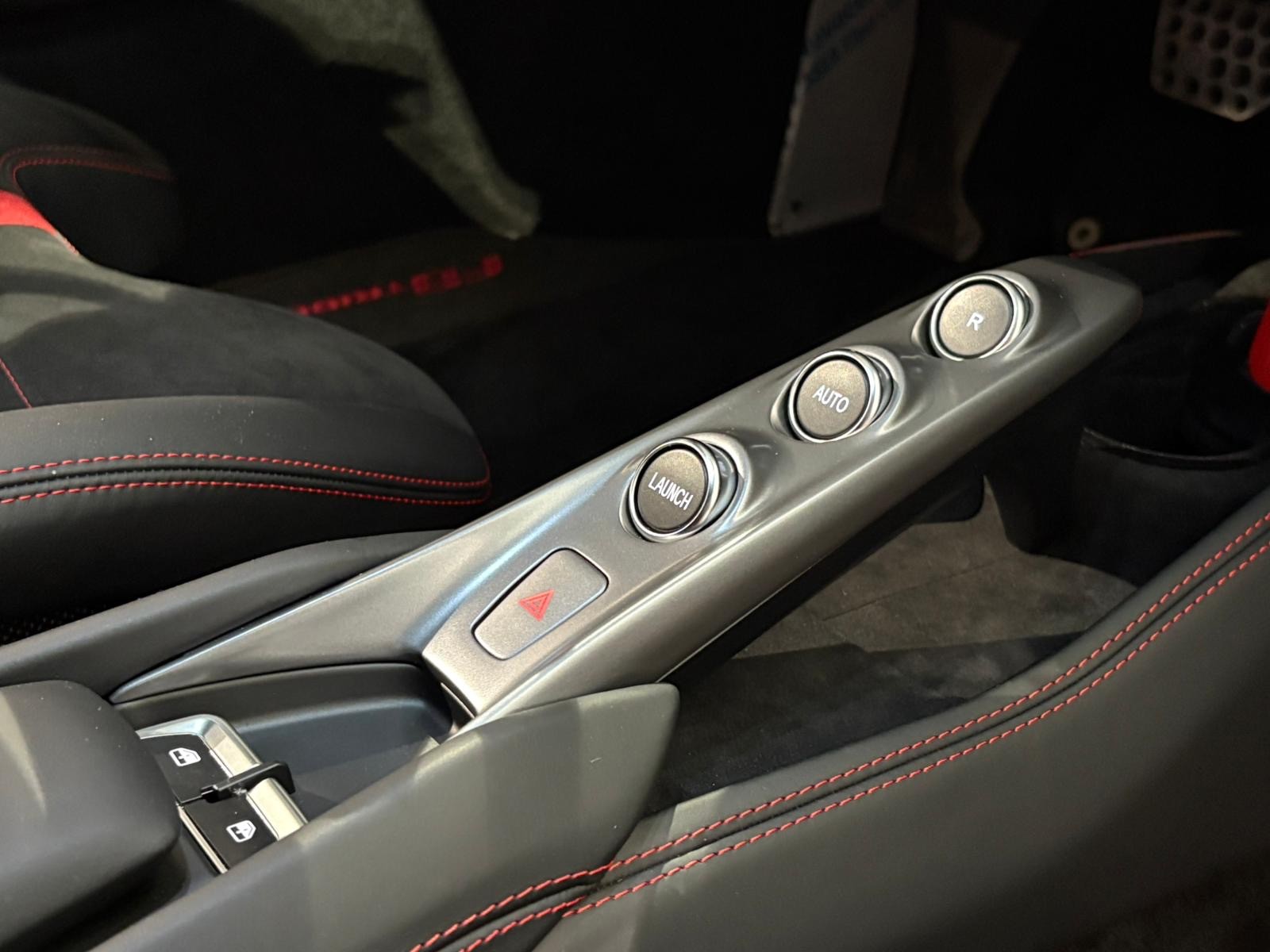 FERRARI F8 Tributo *Schweizer Fahrzeug - Ferrari Approved Garantie*-image-9