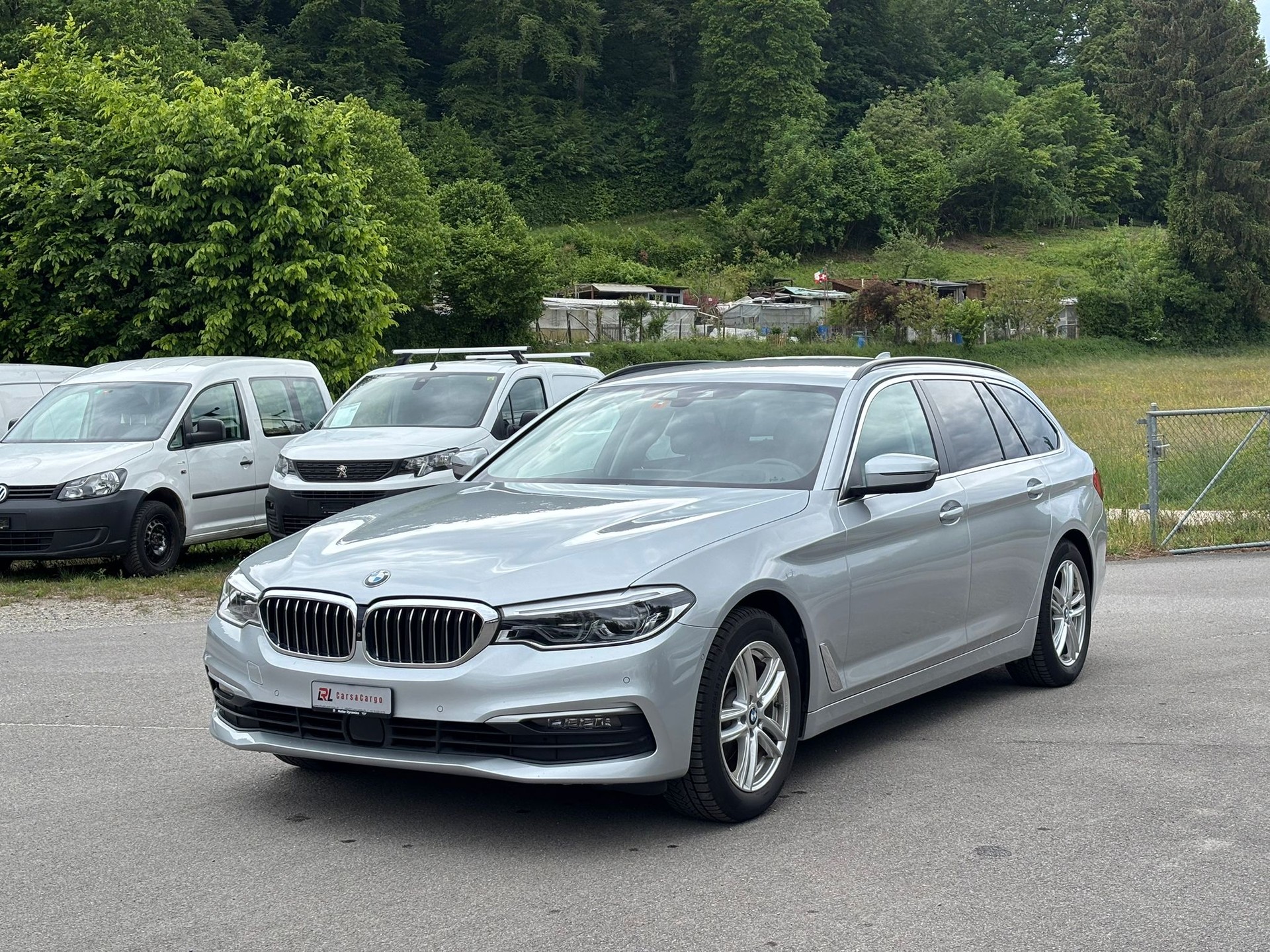 BMW 520d xDrive Touring Steptronic-image-2