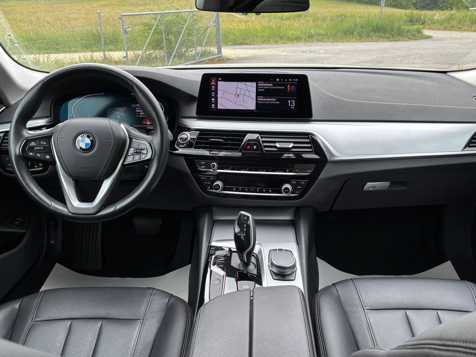 BMW 520d xDrive Touring Steptronic-image-8