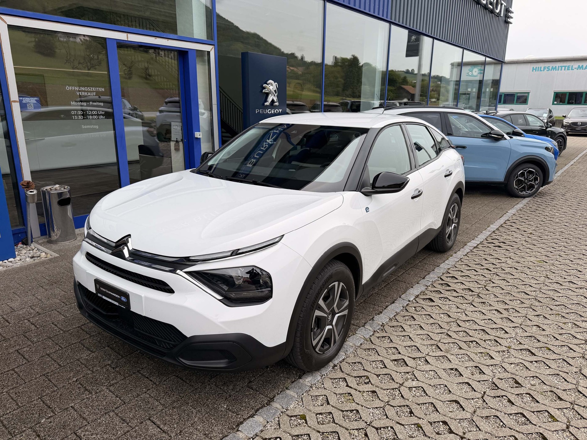 CITROEN C4 Live Pack 136PS 50kW/h-showroom-element-1