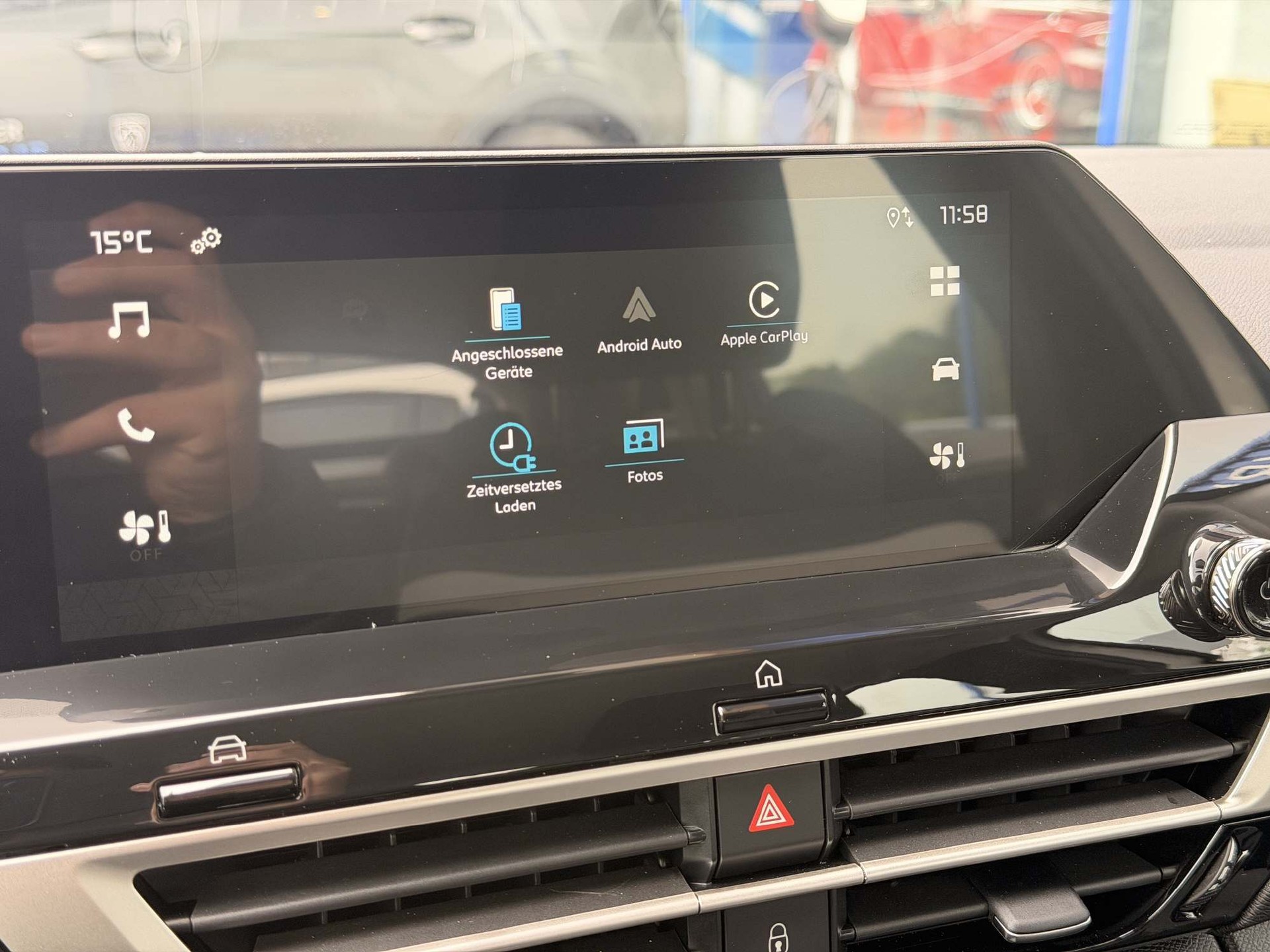CITROEN C4 Live Pack 136PS 50kW/h-image-12