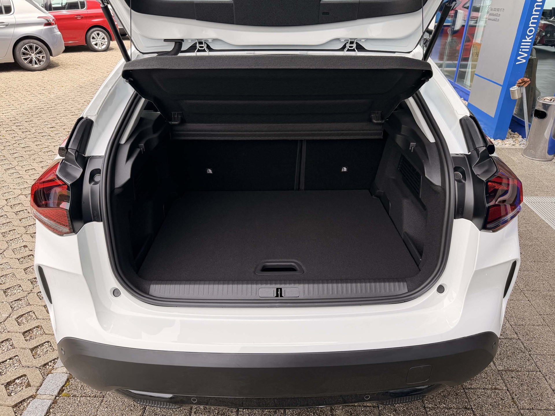 CITROEN C4 Live Pack 136PS 50kW/h-image-7