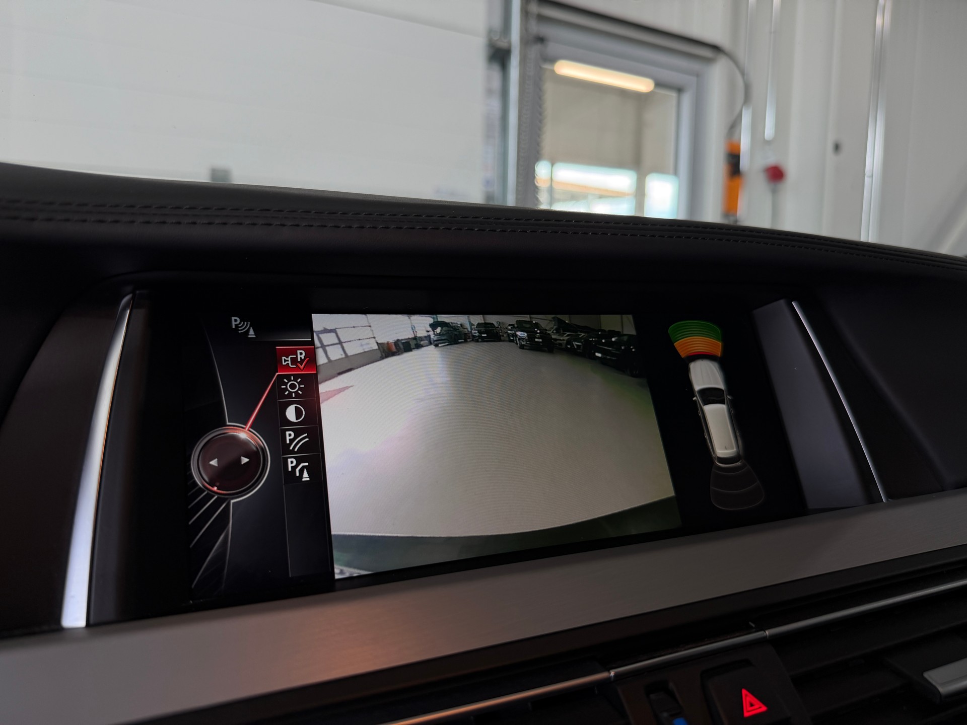 BMW 530d Touring xDrive Luxury Line Steptronic (CH) Facelift-image-13
