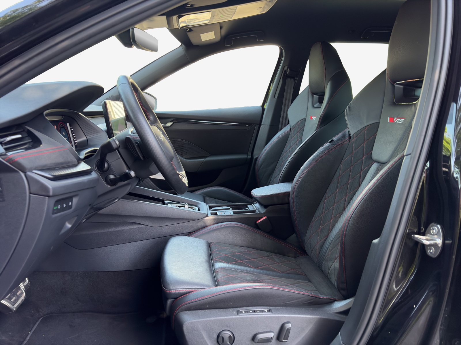 SKODA Octavia Combi 2.0 TSI DSG RS-image-7