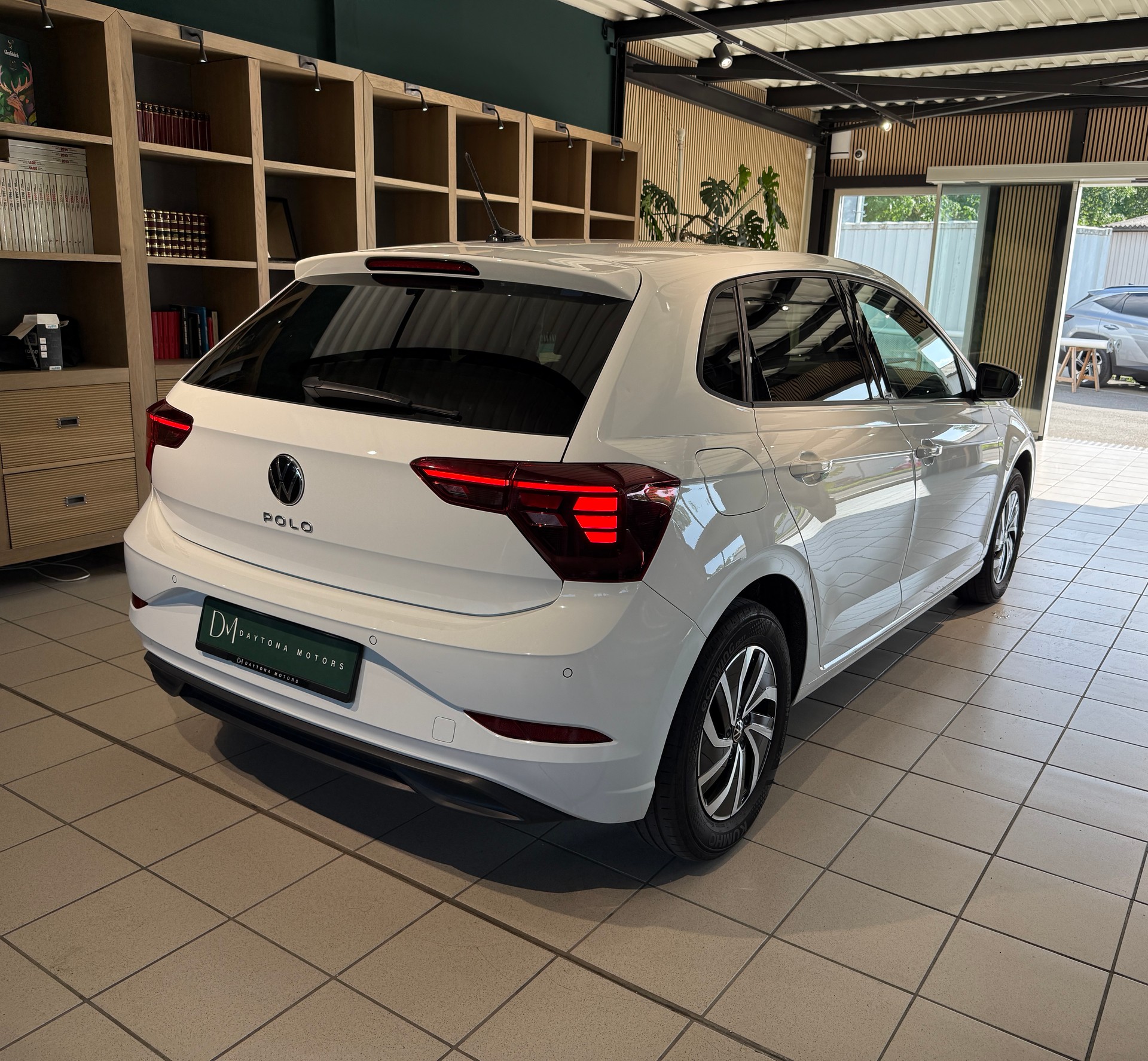 VW Polo 1.0 TSI Life DSG-showroom-element-2
