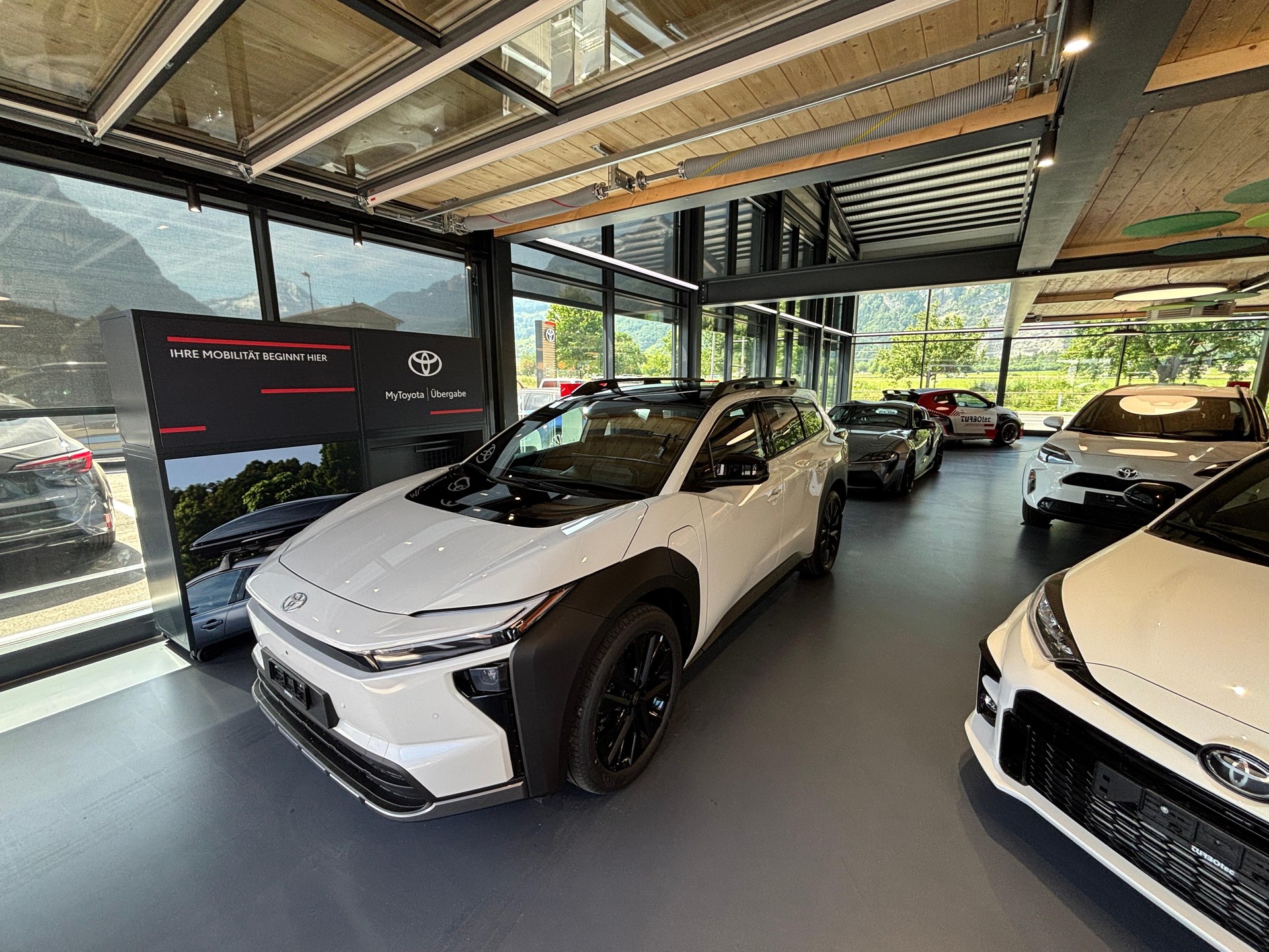 TOYOTA bZ4X Touring Premium AWD-image-9