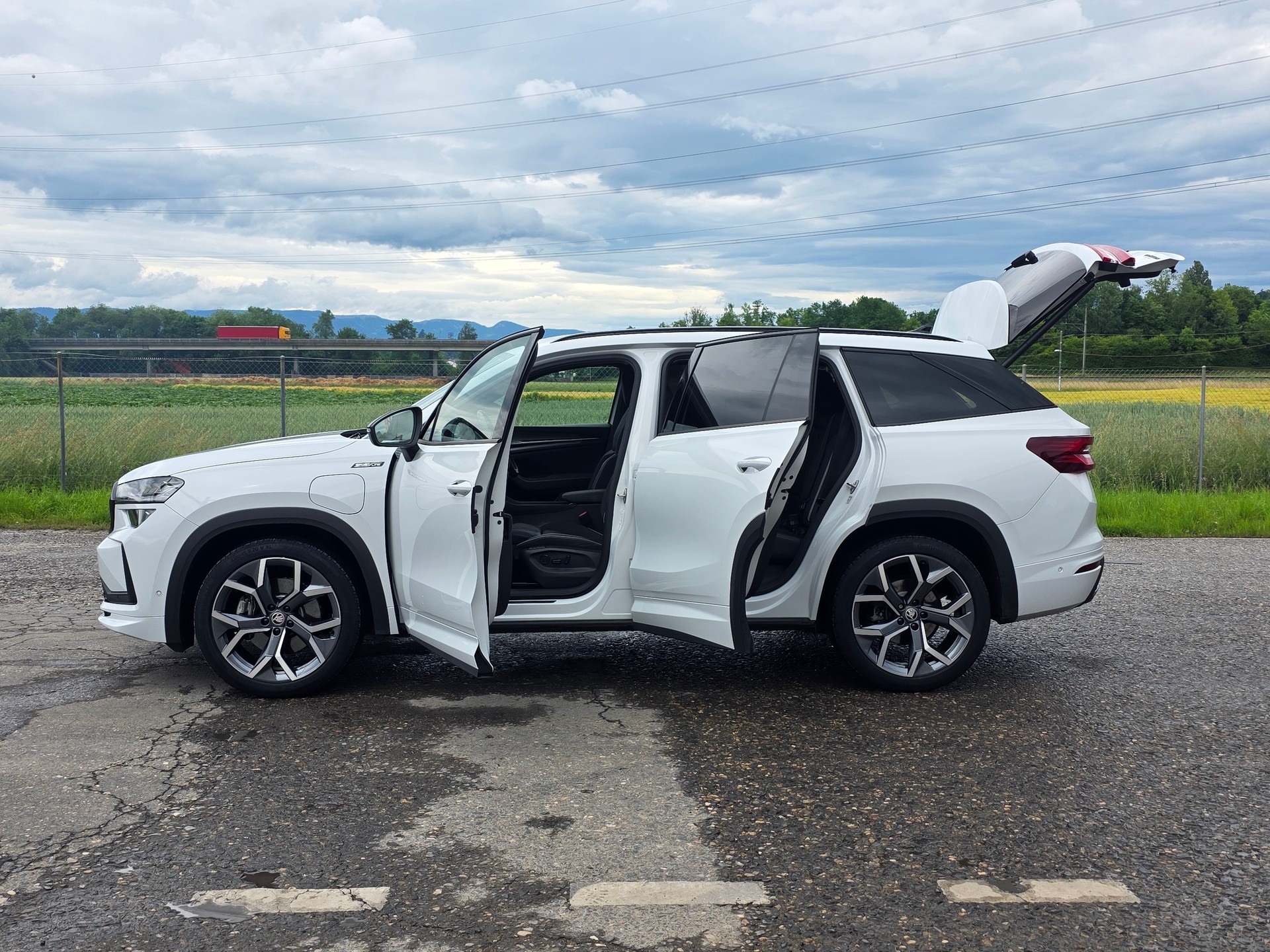 SKODA Kodiaq 1.5 TSI PHEV Sportline-image-3