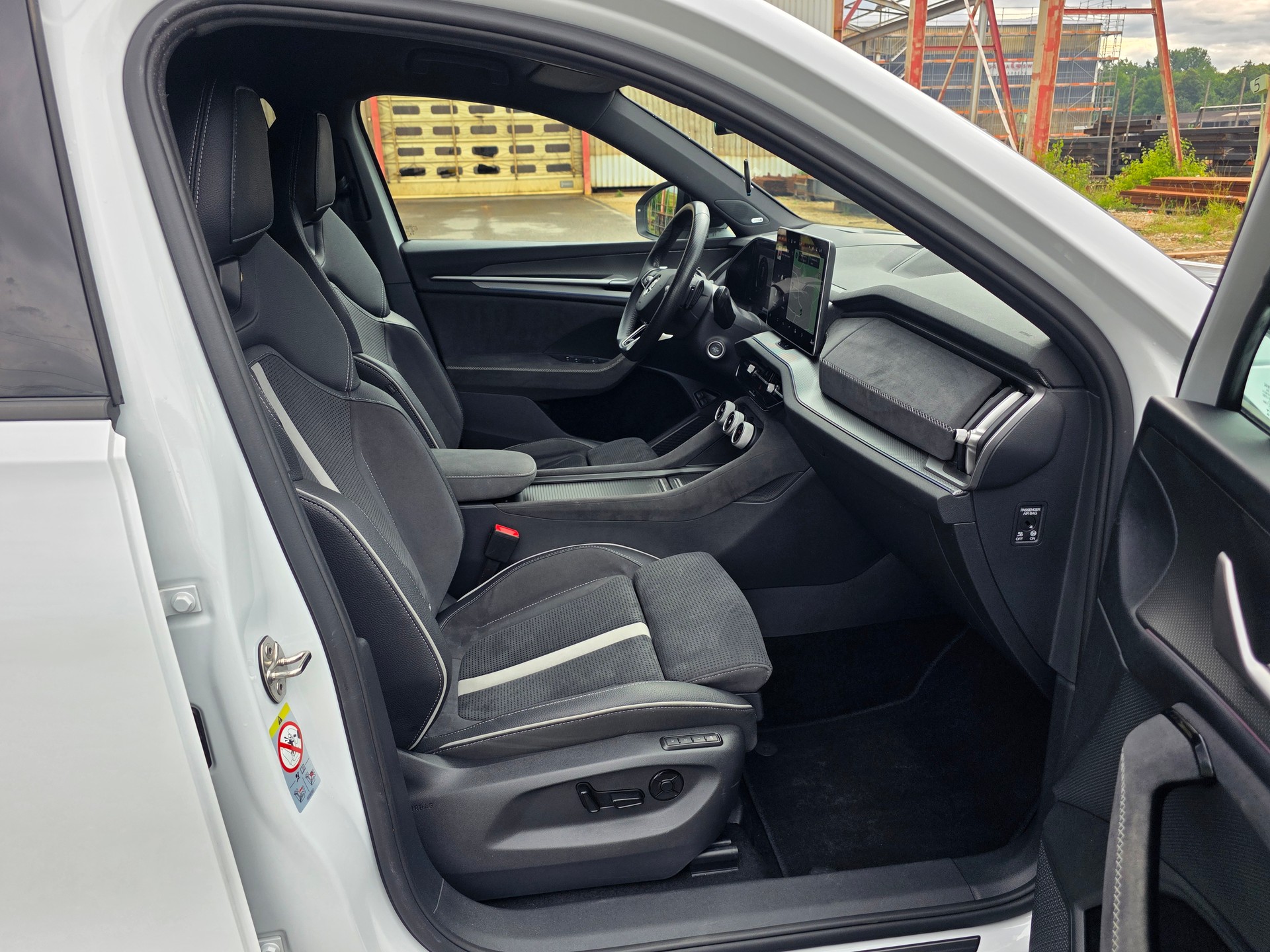 SKODA Kodiaq 1.5 TSI PHEV Sportline-image-8