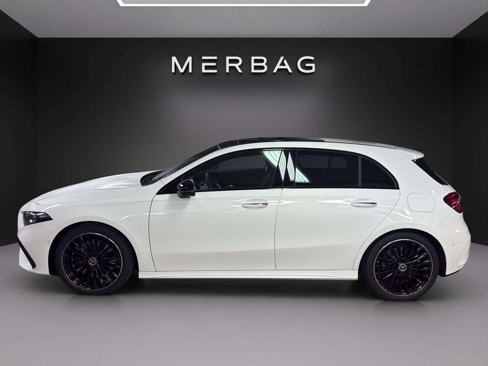 MERCEDES-BENZ A 200 Night Star 7G-DCT-image-1