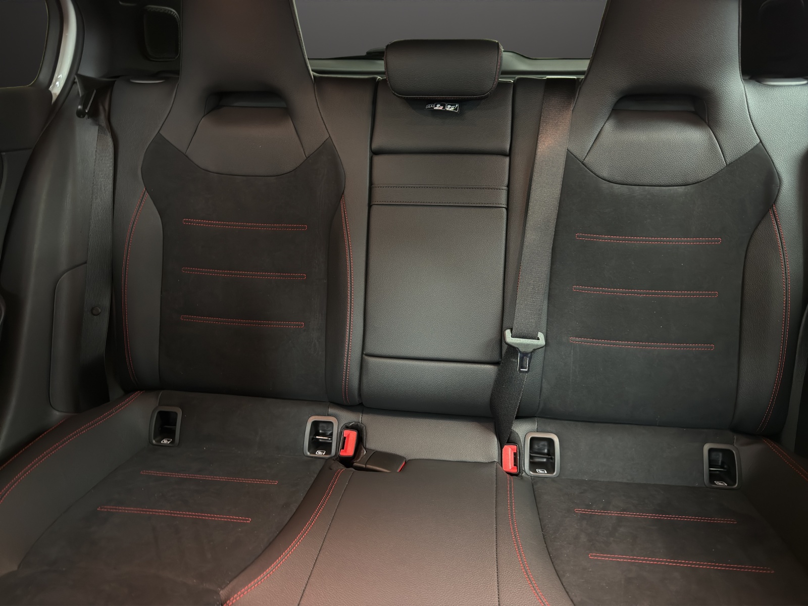 MERCEDES-BENZ A 200 Night Star 7G-DCT-image-14