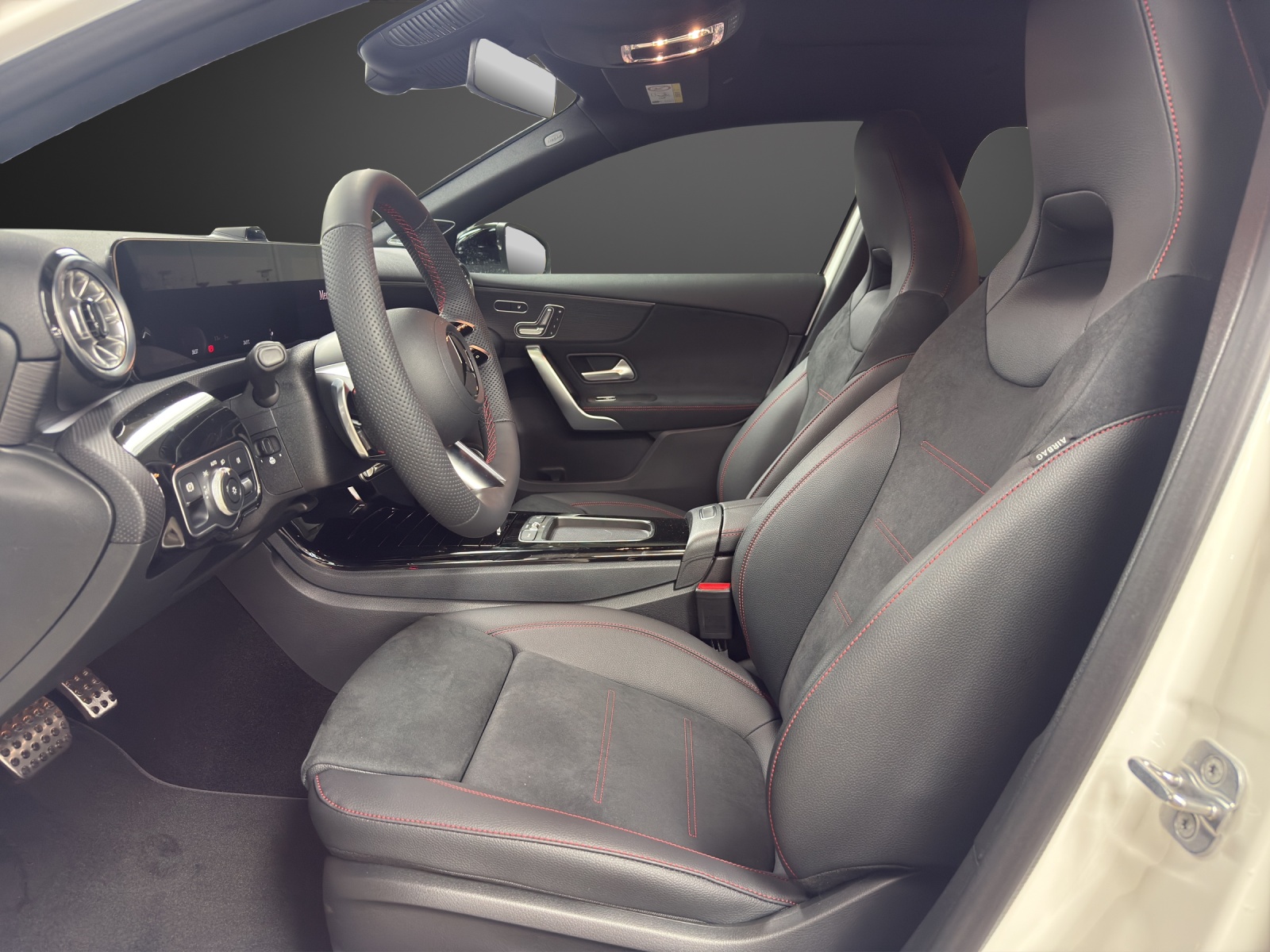 MERCEDES-BENZ A 200 Night Star 7G-DCT-image-9