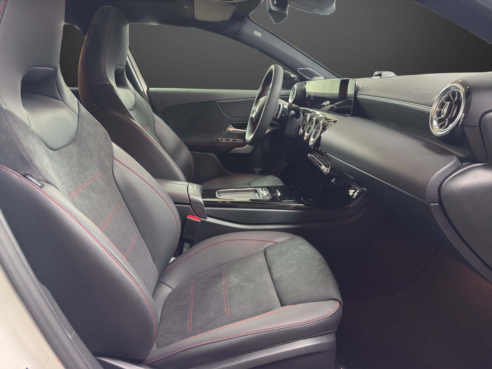 MERCEDES-BENZ A 200 Night Star 7G-DCT-image-11