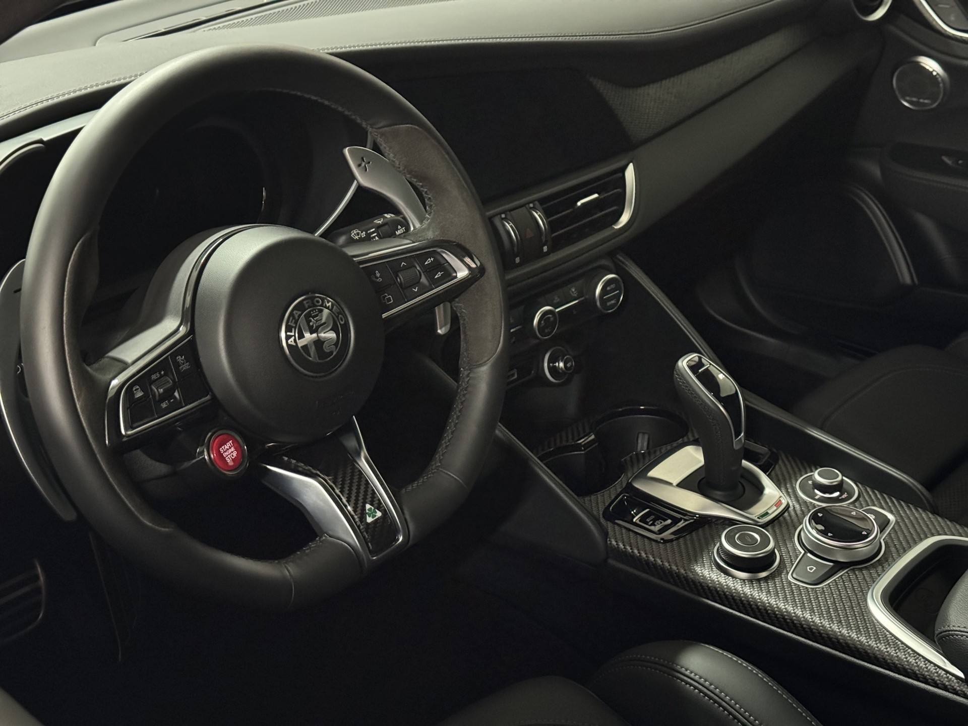 ALFA ROMEO Giulia 2.9 V6 Quadrifoglio-image-12