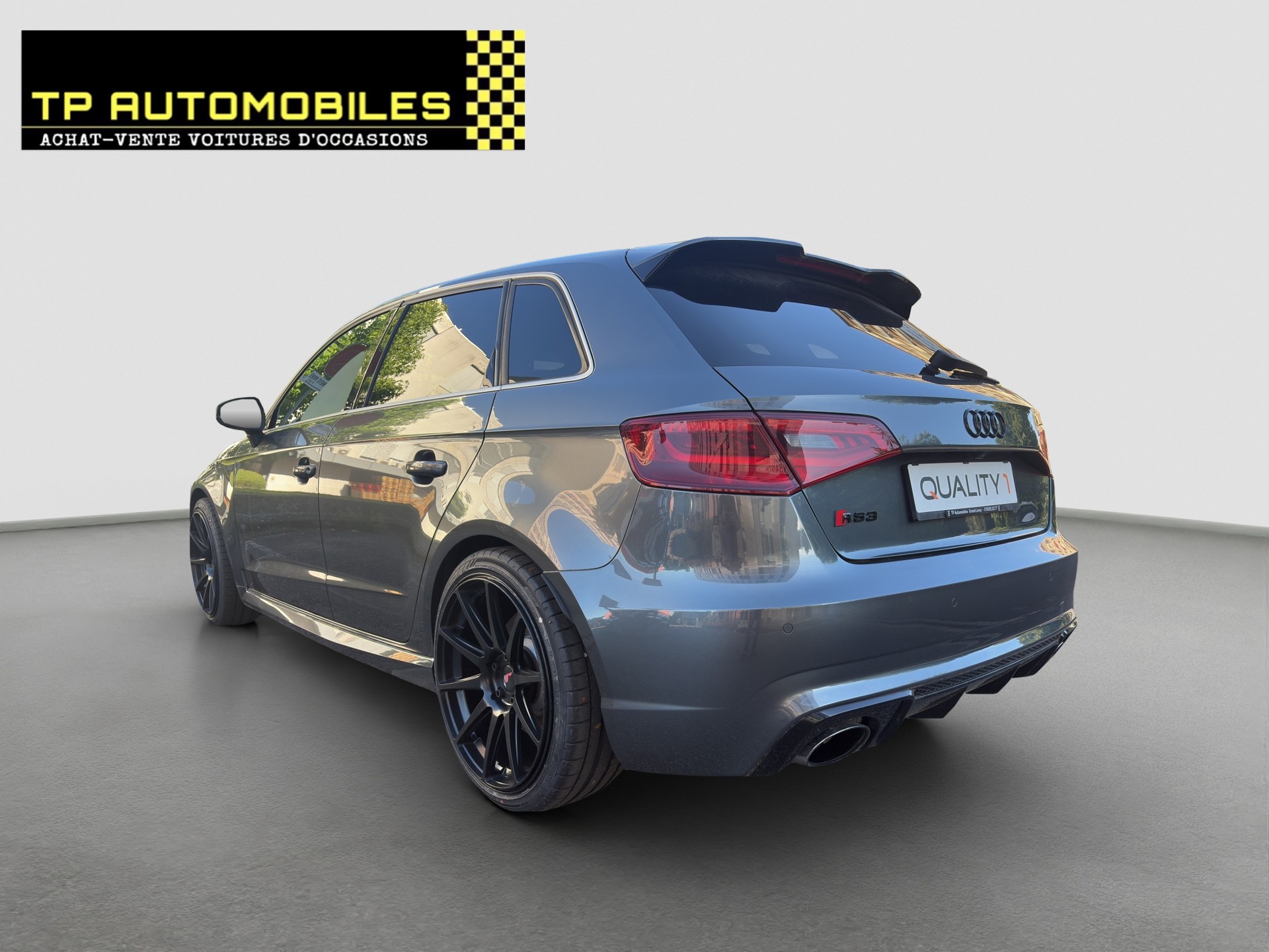 AUDI RS3 2.5 TSI quattro S-tronic-image-6