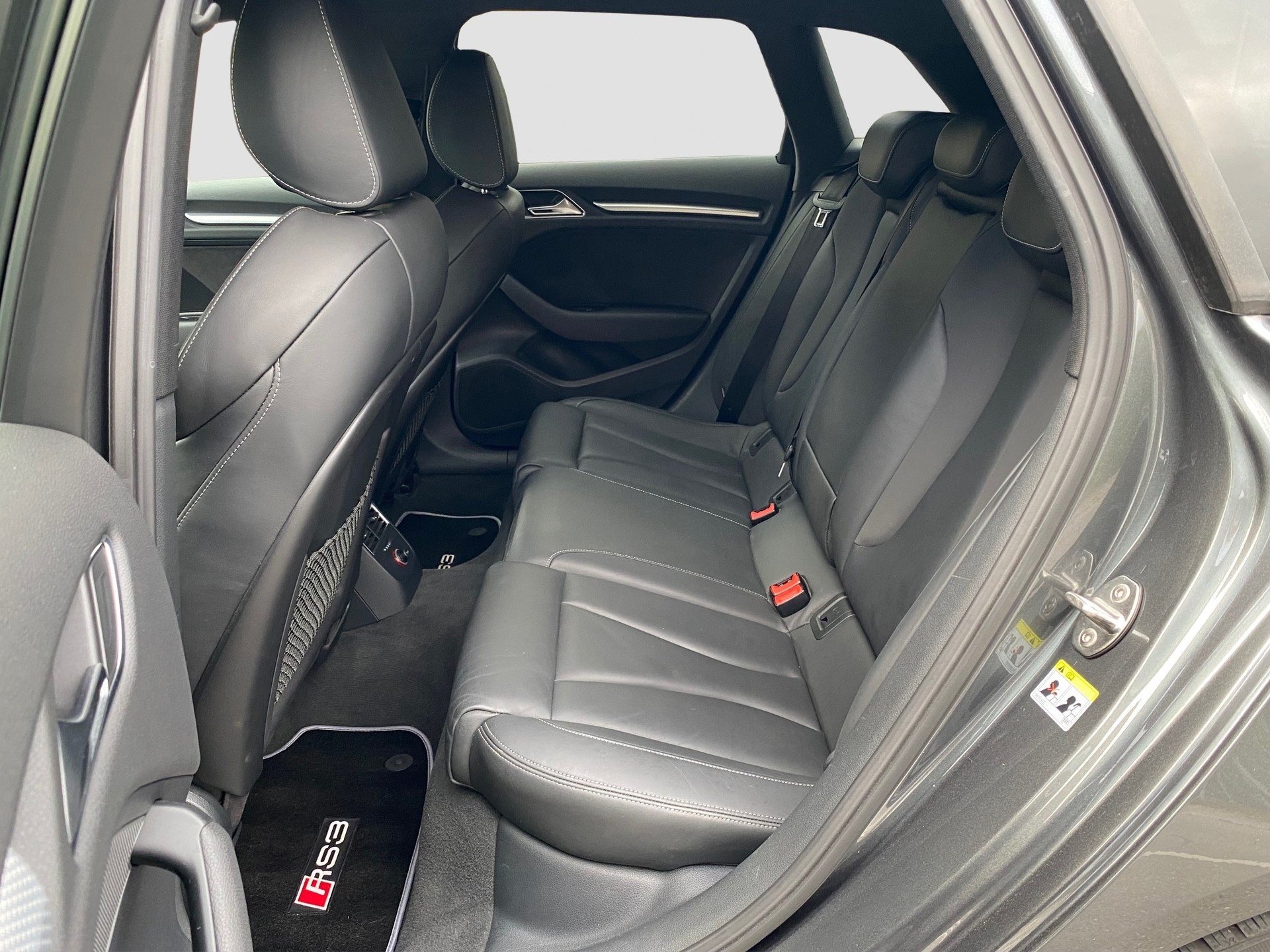 AUDI RS3 2.5 TSI quattro S-tronic-image-9
