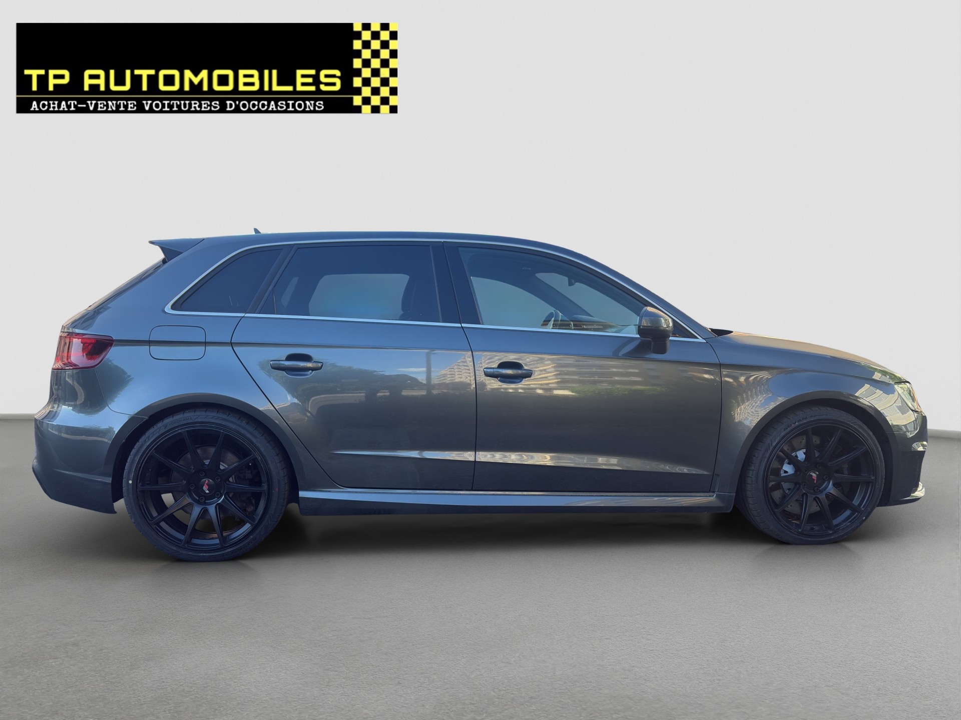 AUDI RS3 2.5 TSI quattro S-tronic-image-3
