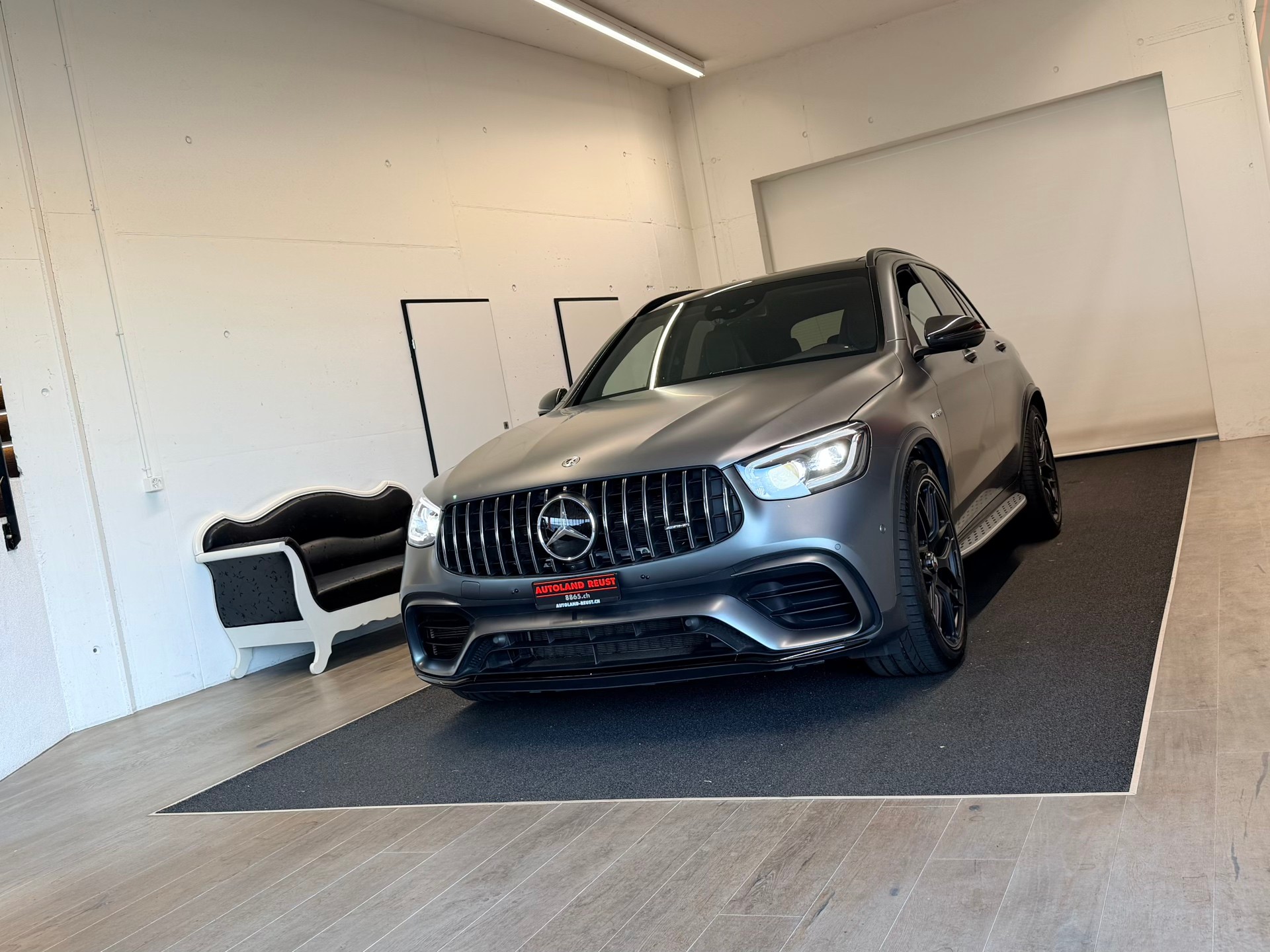 MERCEDES-BENZ GLC 63 S AMG 4Matic 9G-Tronic-showroom-element-2