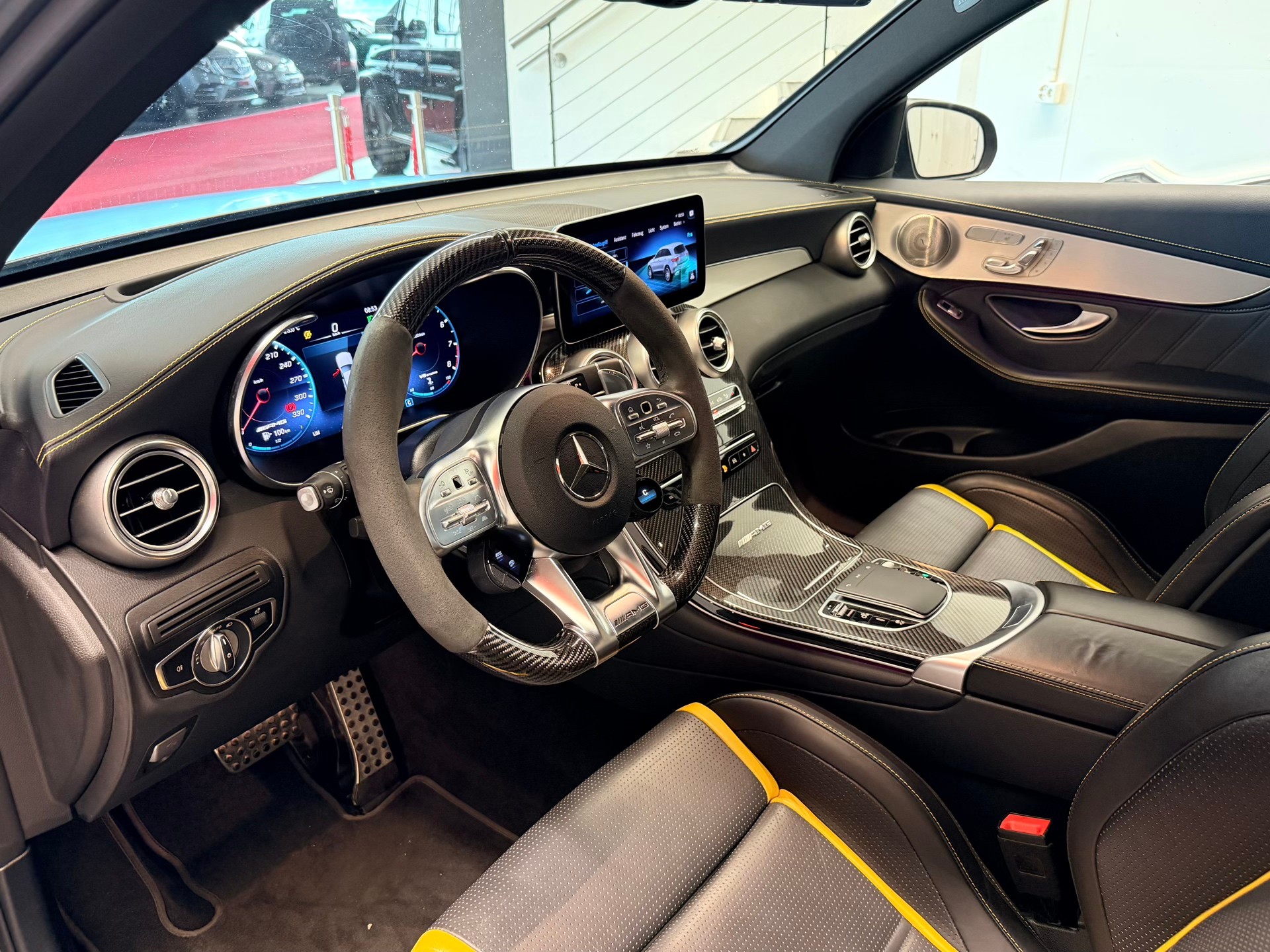 MERCEDES-BENZ GLC 63 S AMG 4Matic 9G-Tronic-image-11