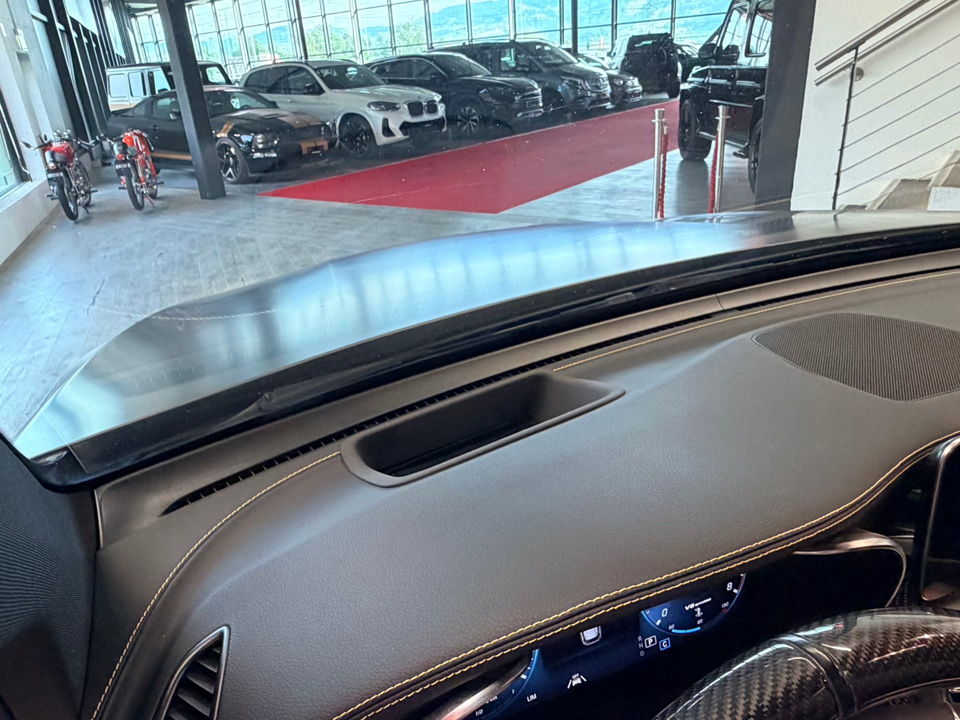 MERCEDES-BENZ GLC 63 S AMG 4Matic 9G-Tronic-image-28