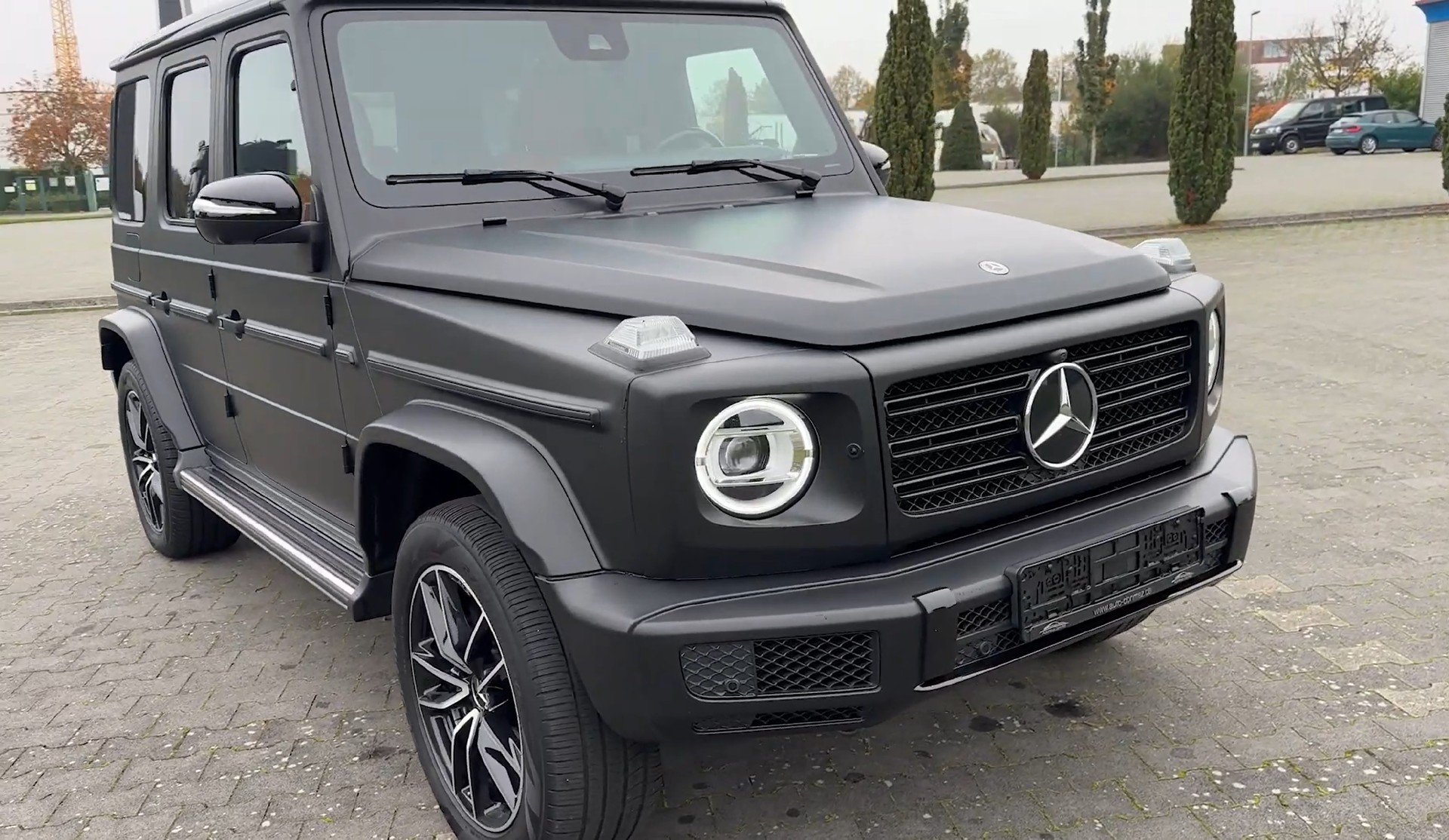MERCEDES-BENZ G 400 d AMG Line 9G-Tronic-showroom-element-2