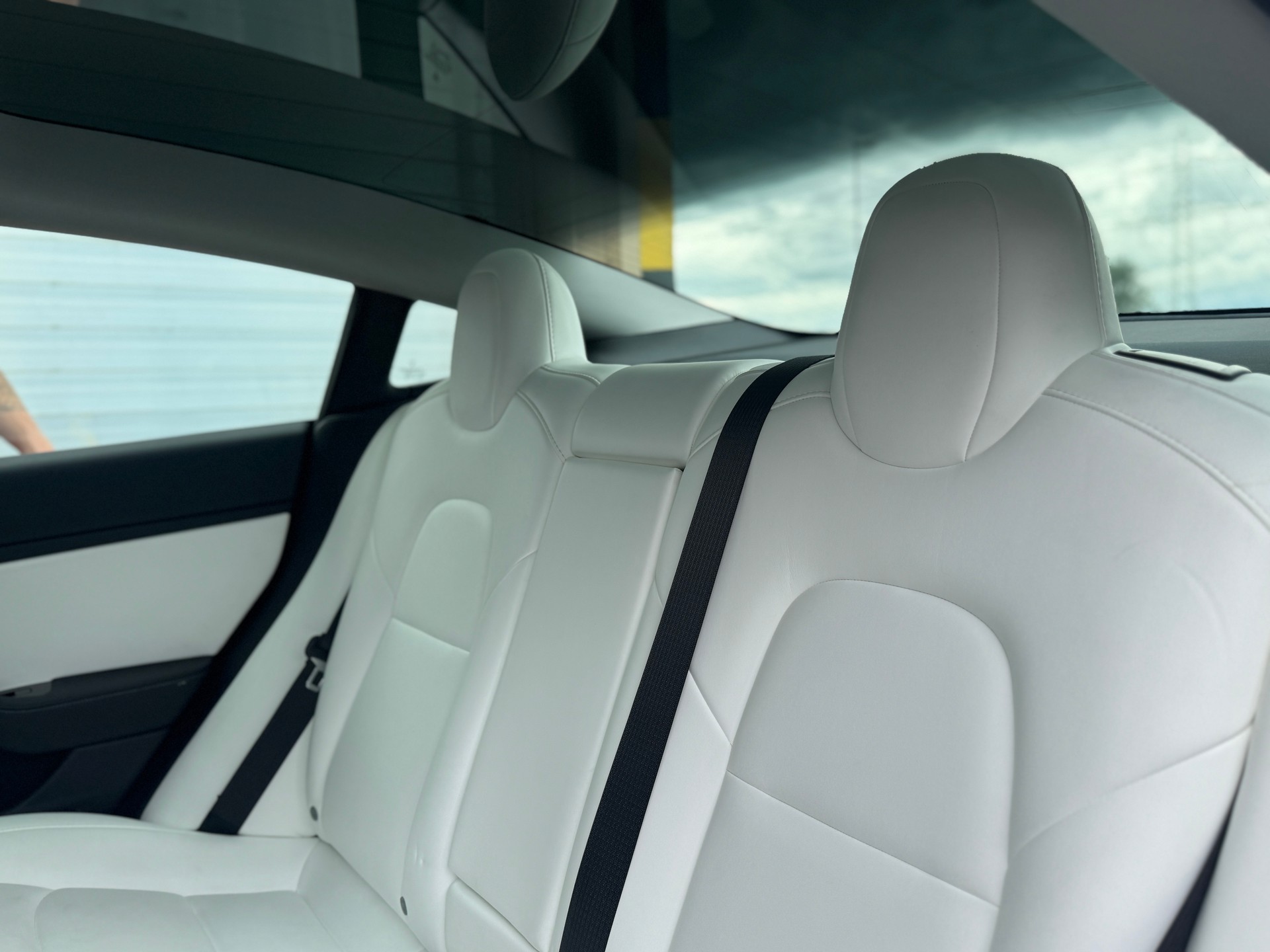TESLA Model 3 Long Range Dual Motor AWD-image-7