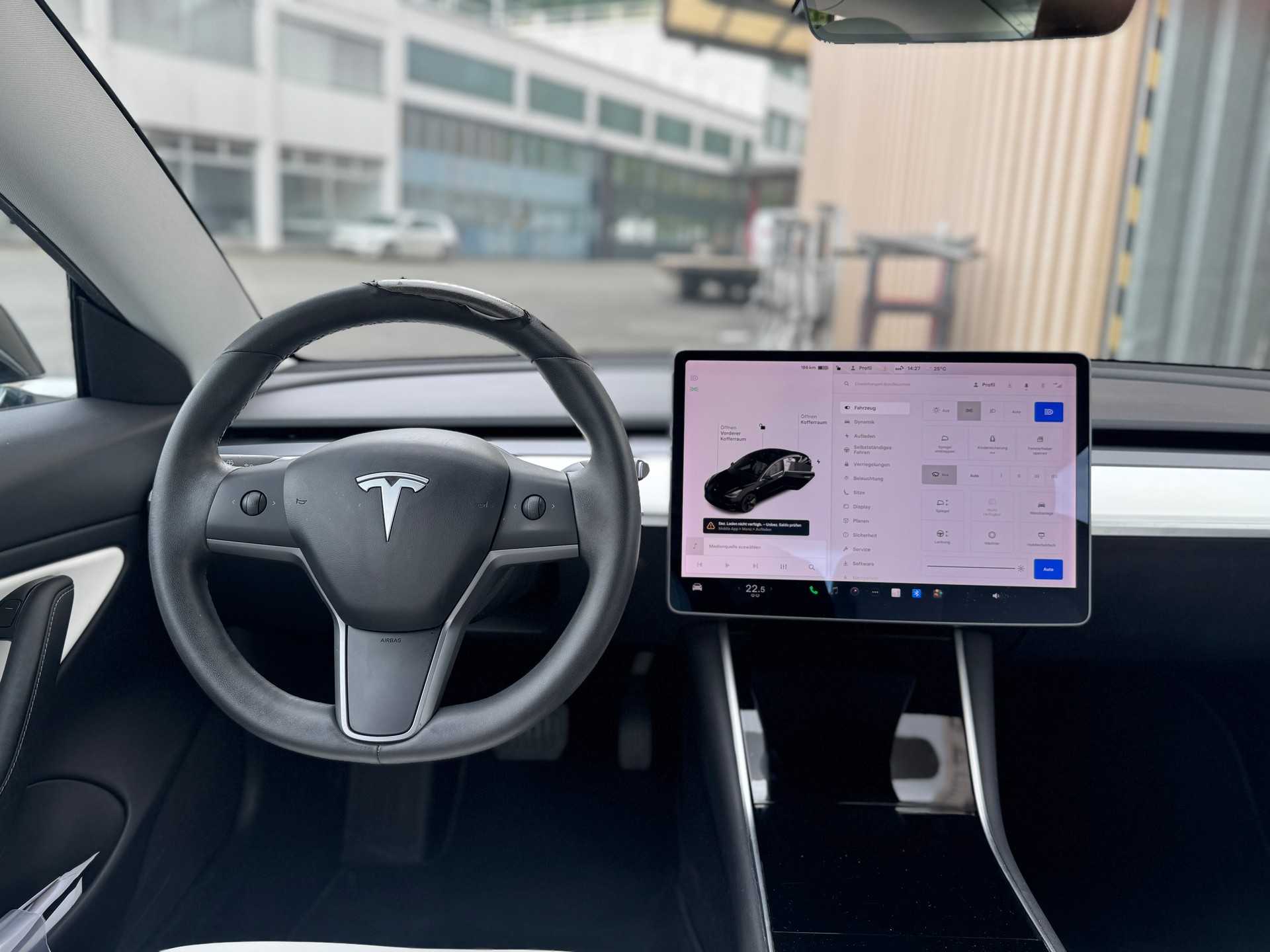 TESLA Model 3 Long Range Dual Motor AWD-image-10