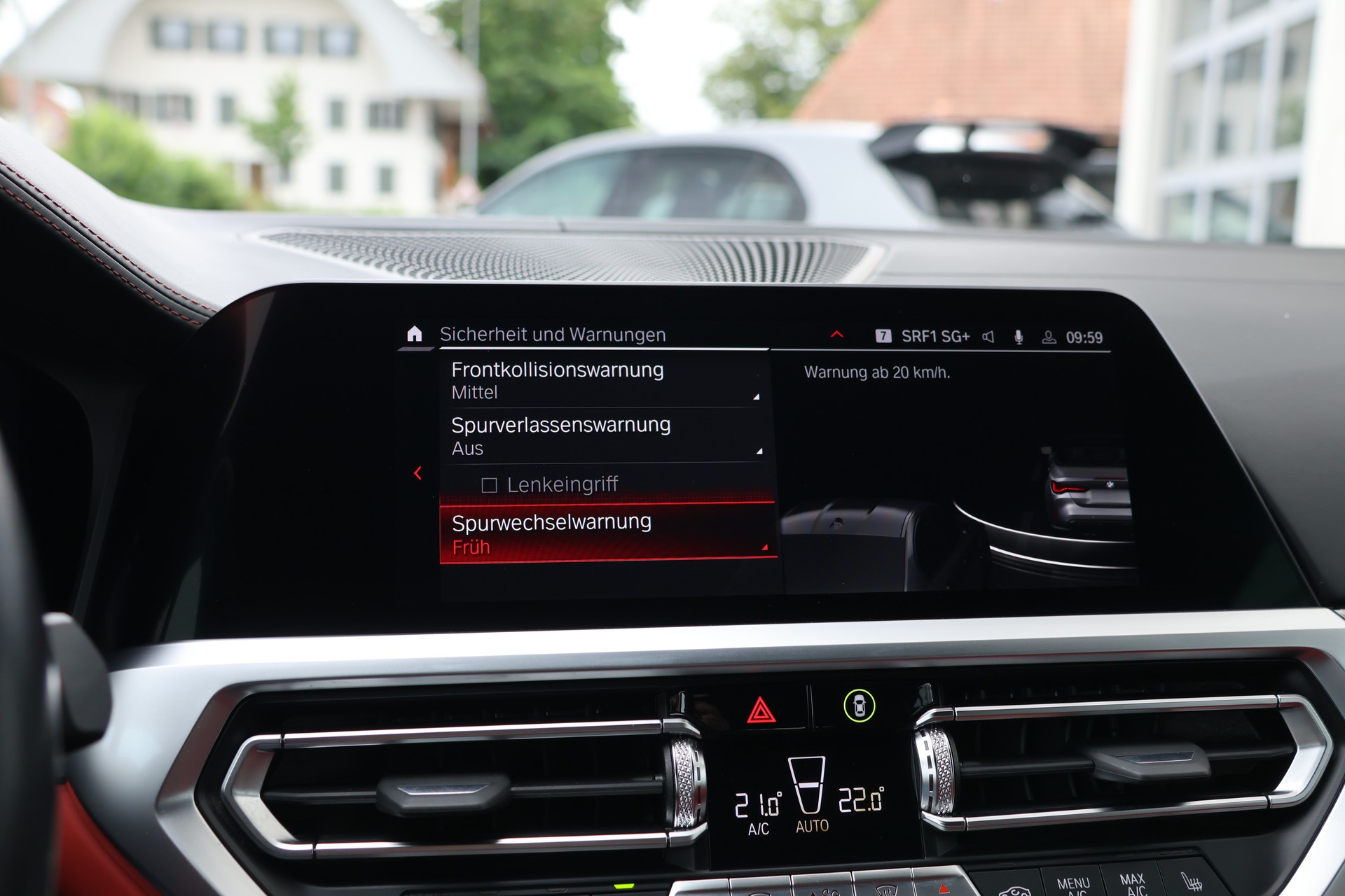 BMW M4 Cabrio Competition M xDrive (CH) *BRITISH RACING GREEN*-image-31