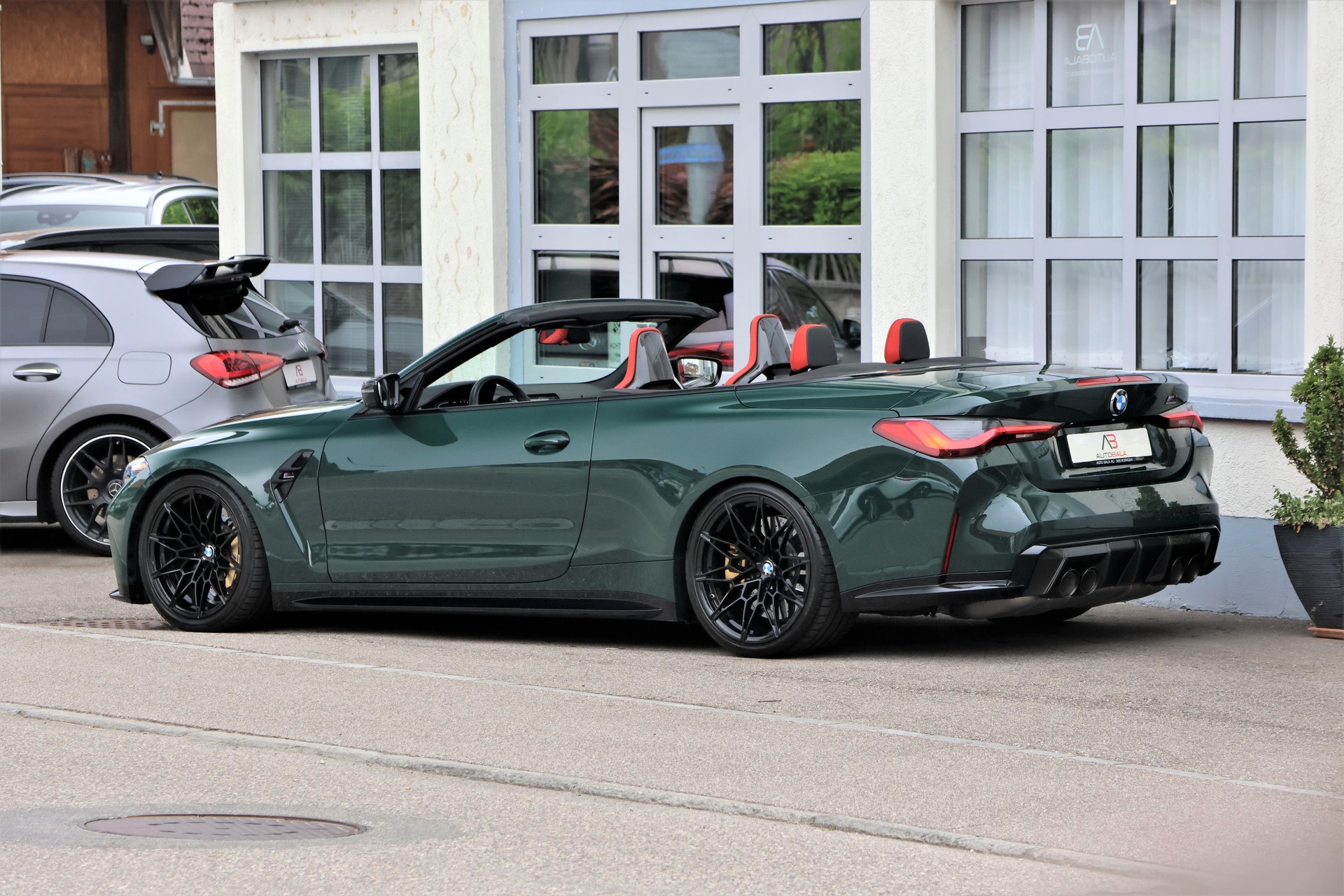 BMW M4 Cabrio Competition M xDrive (CH) *BRITISH RACING GREEN*-image-11