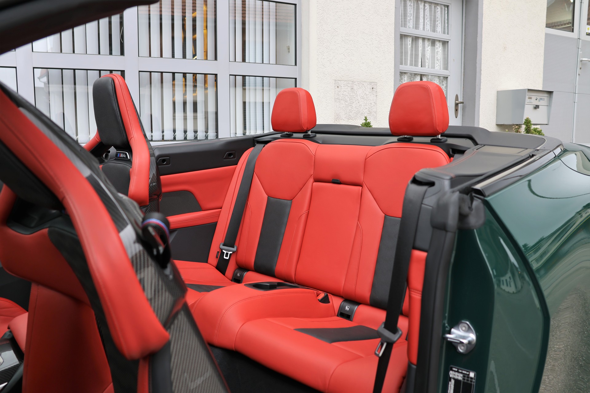 BMW M4 Cabrio Competition M xDrive (CH) *BRITISH RACING GREEN*-image-19