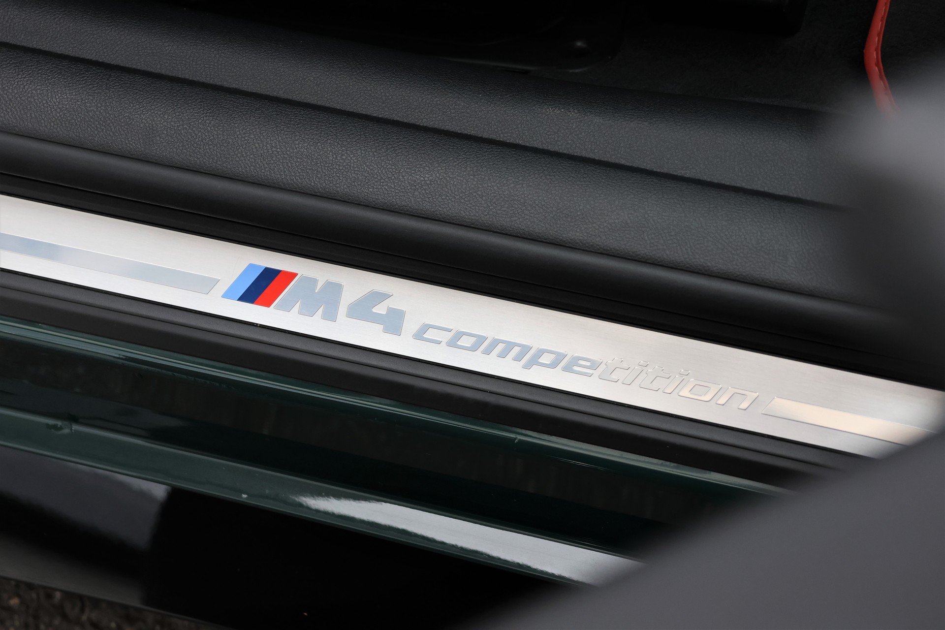 BMW M4 Cabrio Competition M xDrive (CH) *BRITISH RACING GREEN*-image-25