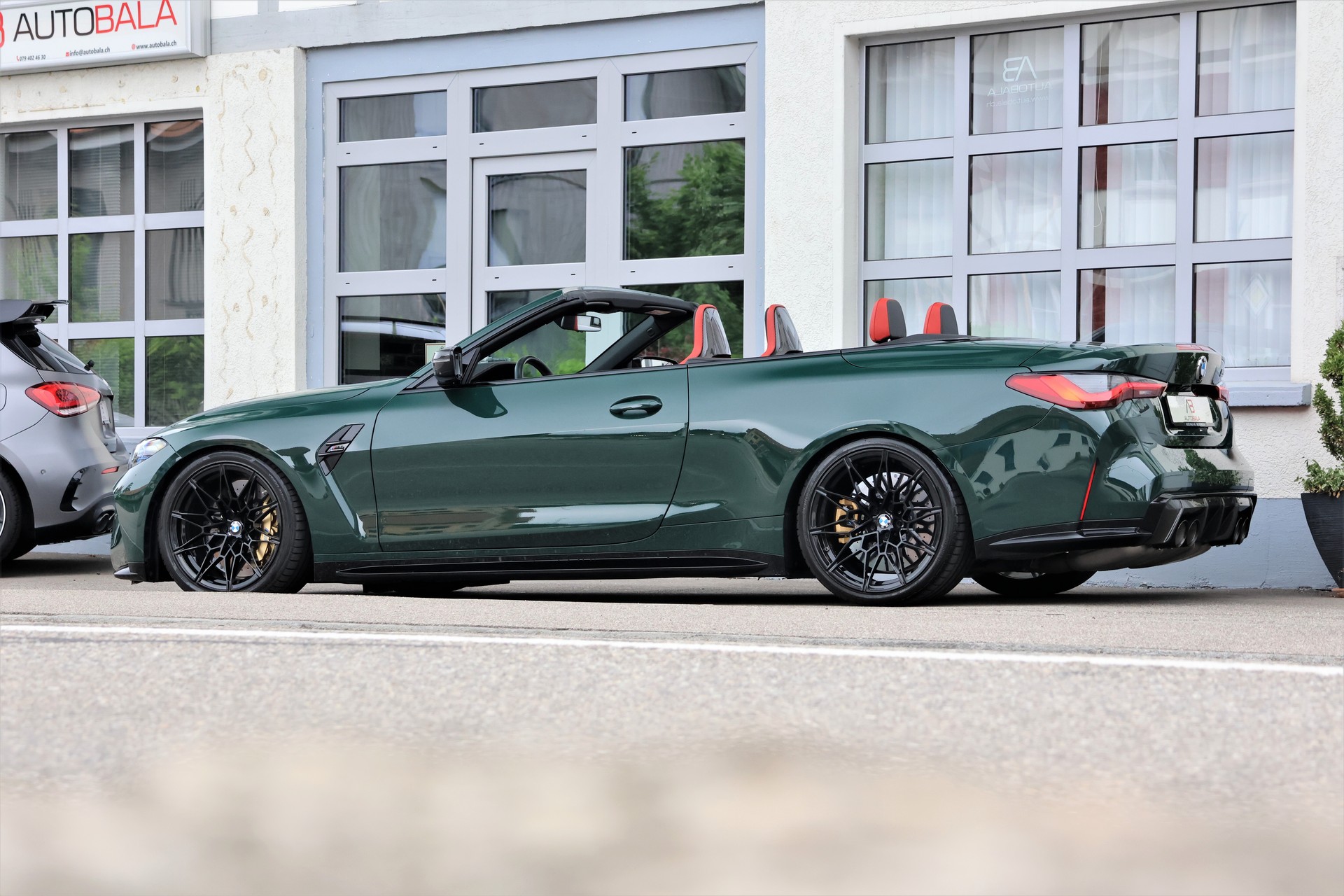 BMW M4 Cabrio Competition M xDrive (CH) *BRITISH RACING GREEN*-image-10