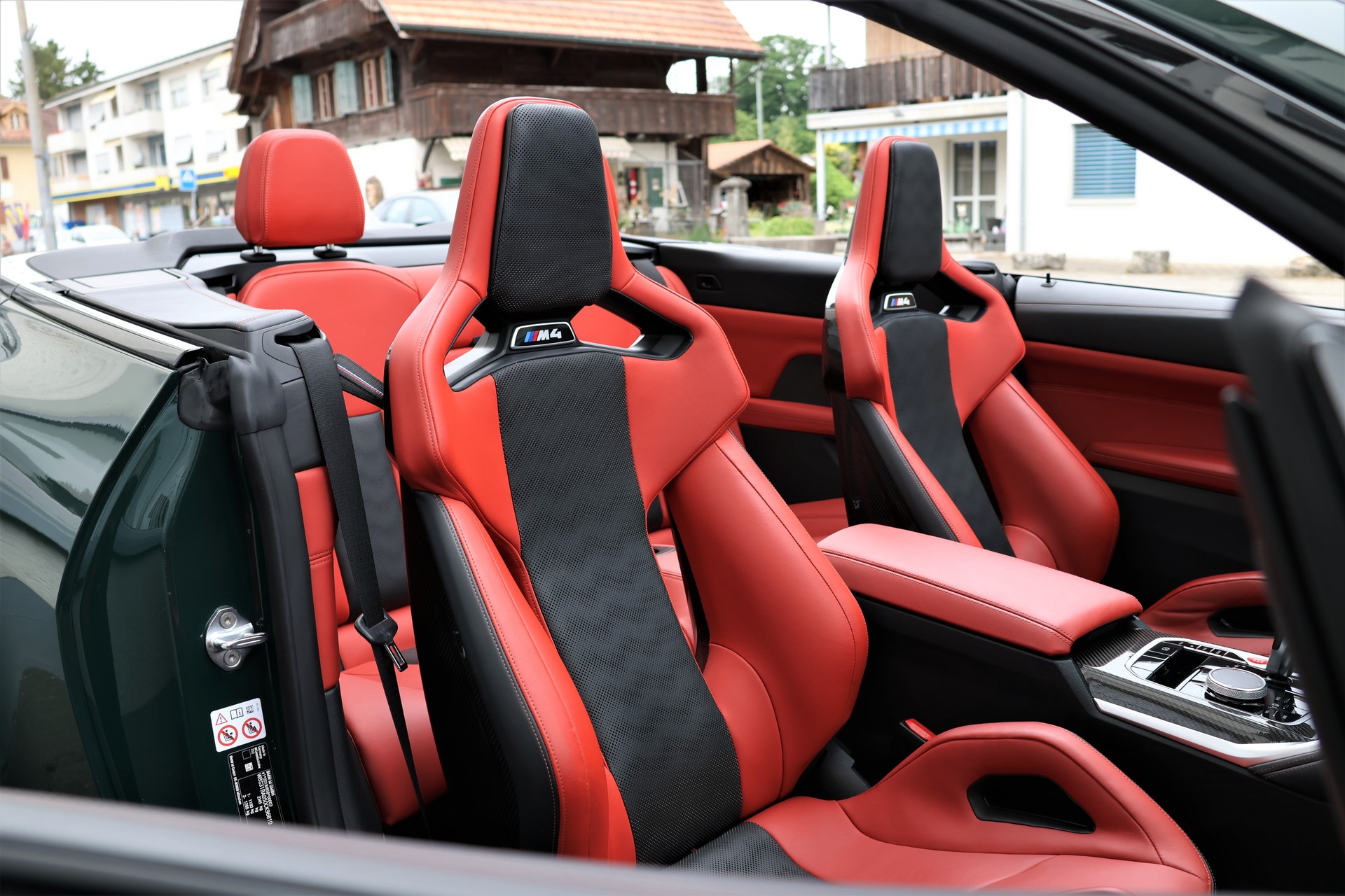 BMW M4 Cabrio Competition M xDrive (CH) *BRITISH RACING GREEN*-image-26