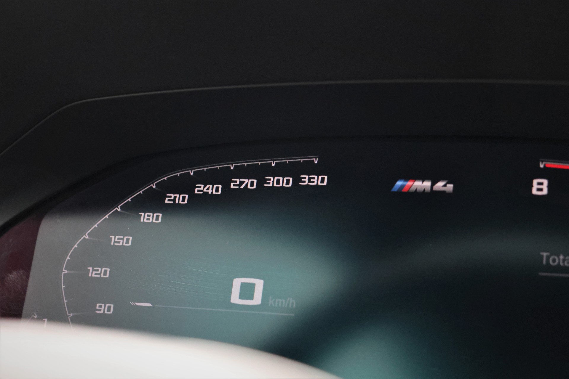 BMW M4 Cabrio Competition M xDrive (CH) *BRITISH RACING GREEN*-image-35