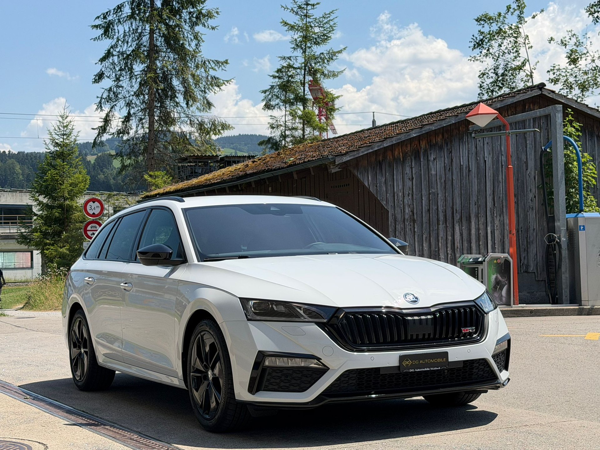 SKODA Octavia Combi 2.0 TSI DSG RS *Top Zustand**Top Ausstattung*-showroom-element-2