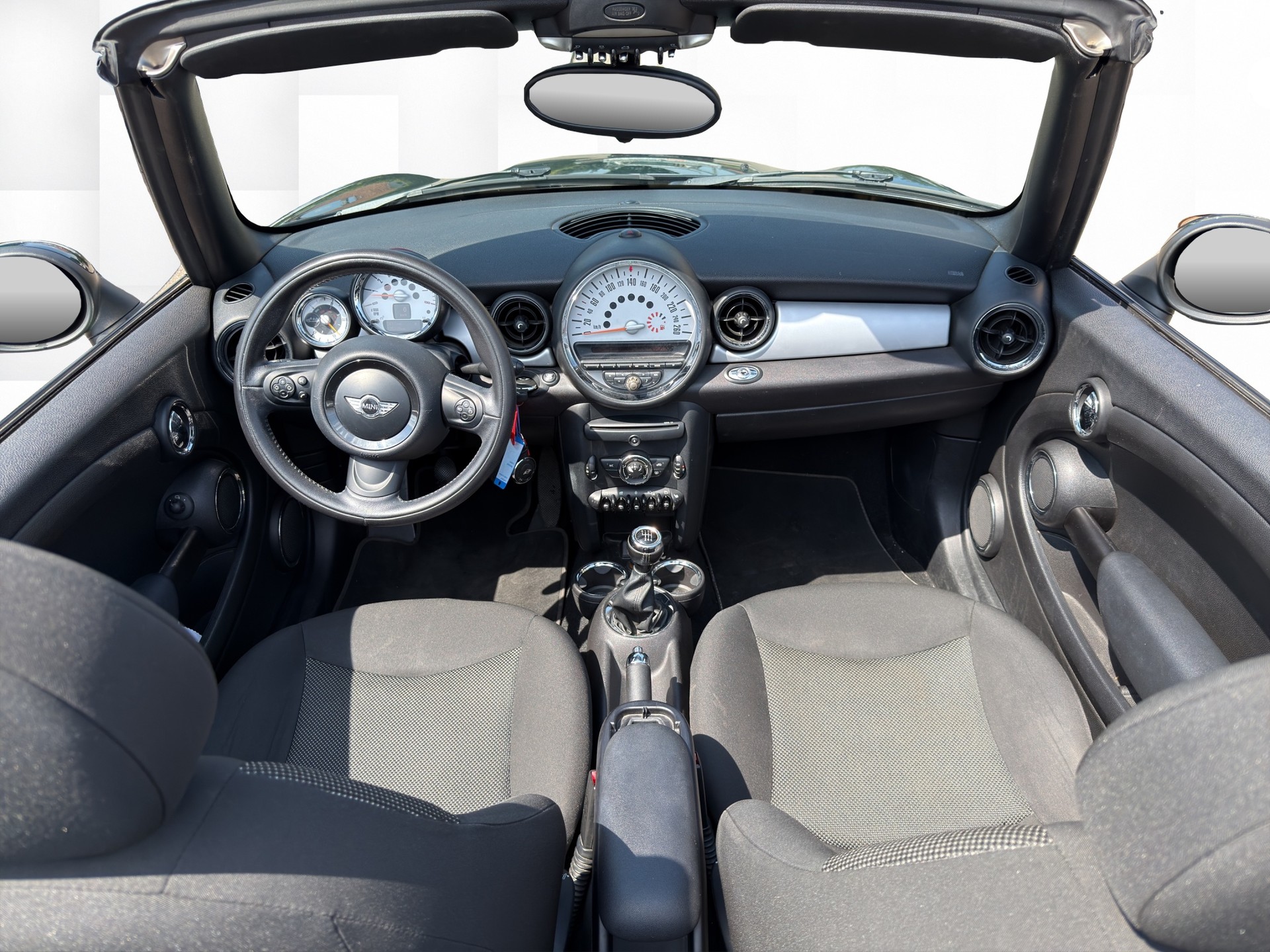 MINI CABRIO-image-12