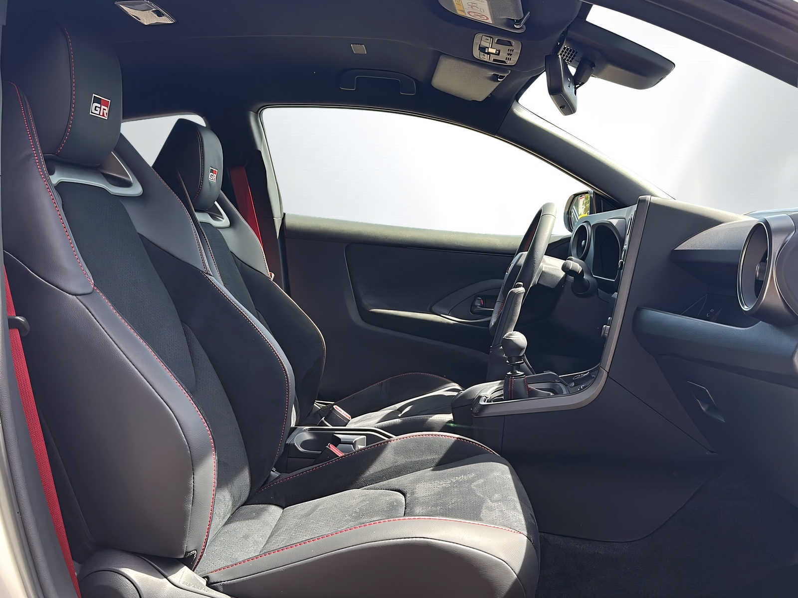 TOYOTA Yaris 1.6 GR Sport-image-9