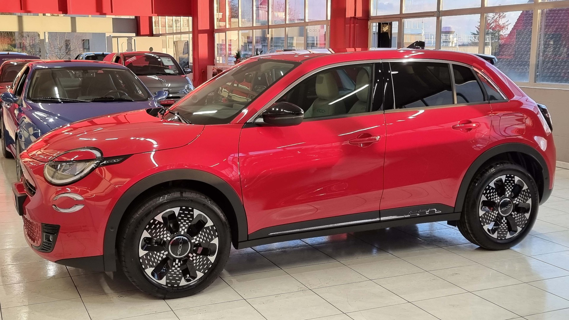 FIAT 600 1.2 Hybrid La Prima-showroom-element-1