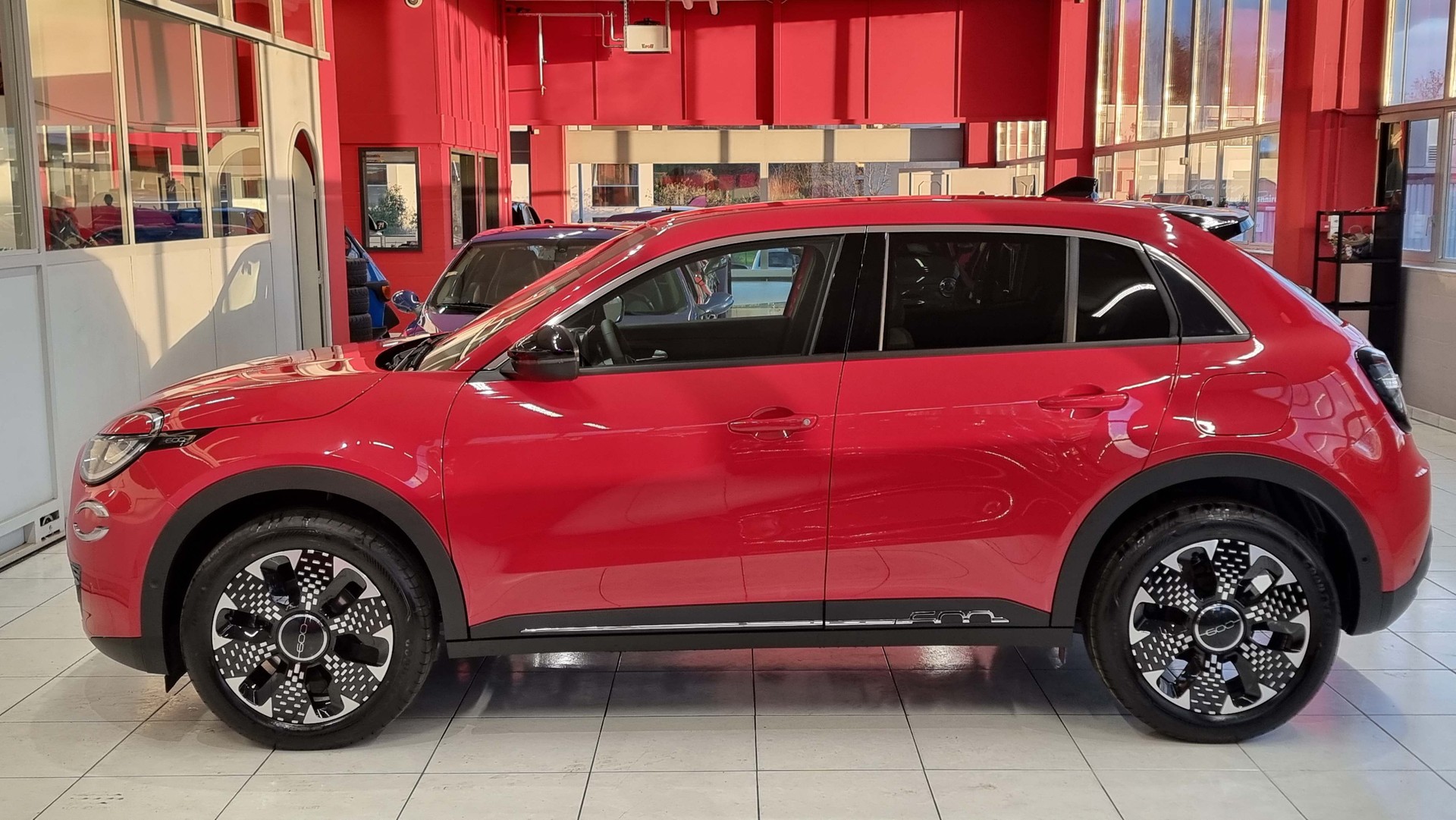 FIAT 600 1.2 Hybrid La Prima-showroom-element-2