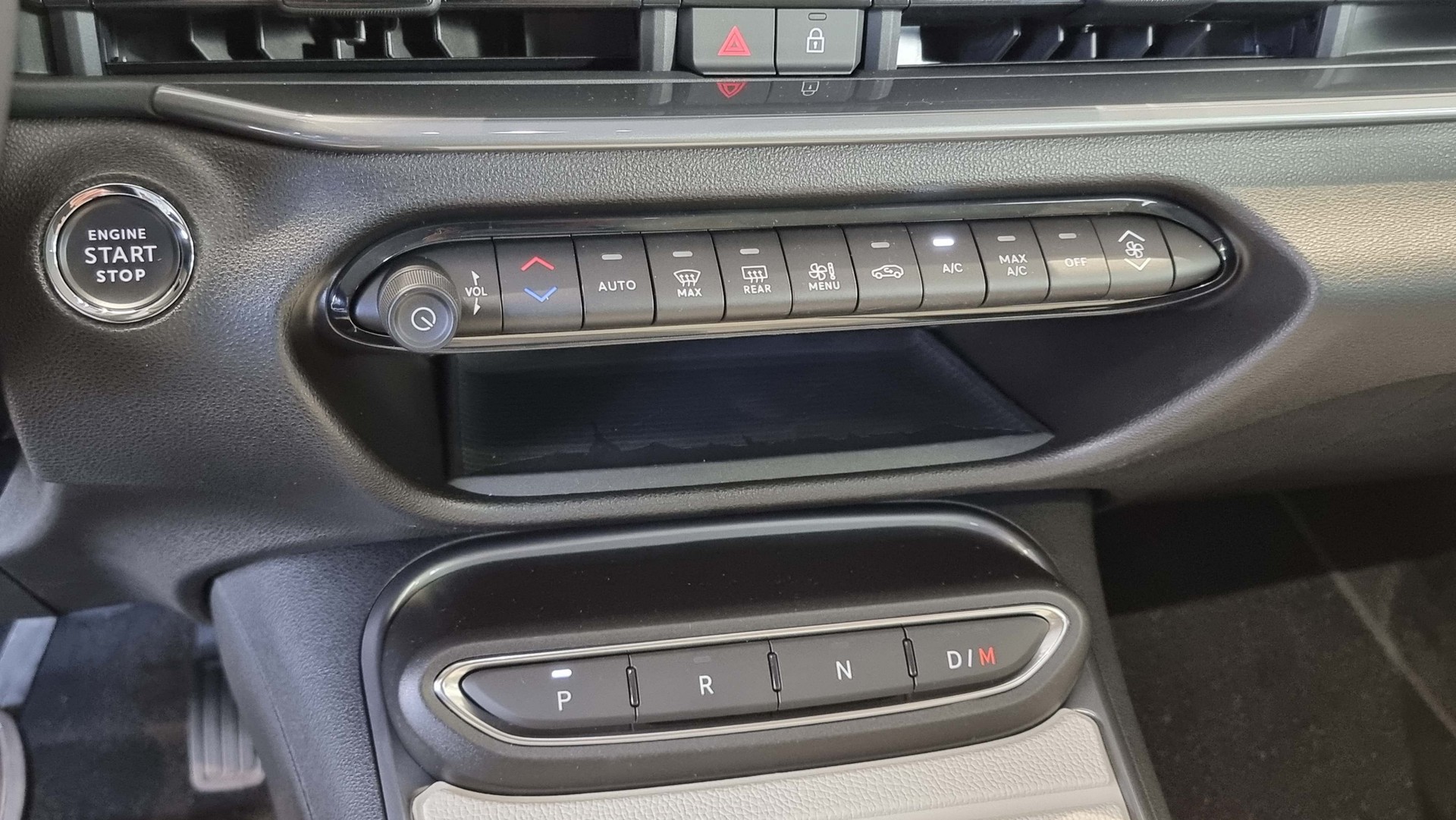 FIAT 600 1.2 Hybrid La Prima-image-9