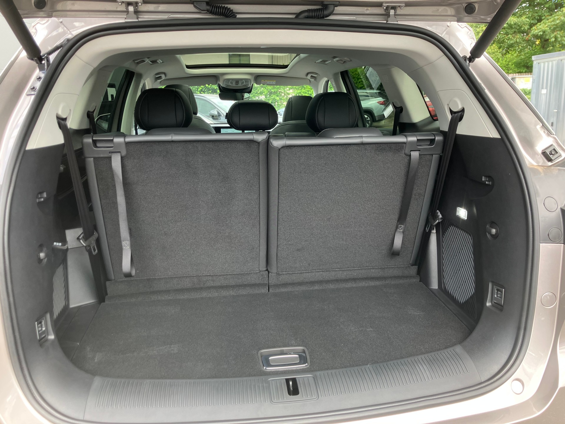 MG S9 1.5 T PHEV Premium-image-5
