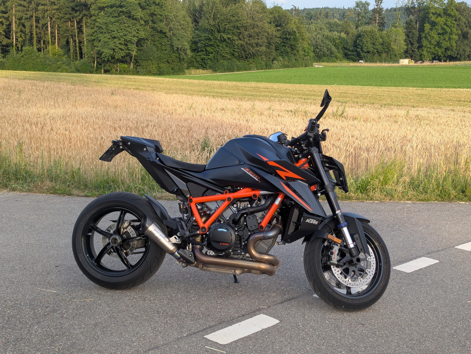 KTM 1390 Super Duke R EVO-image-2