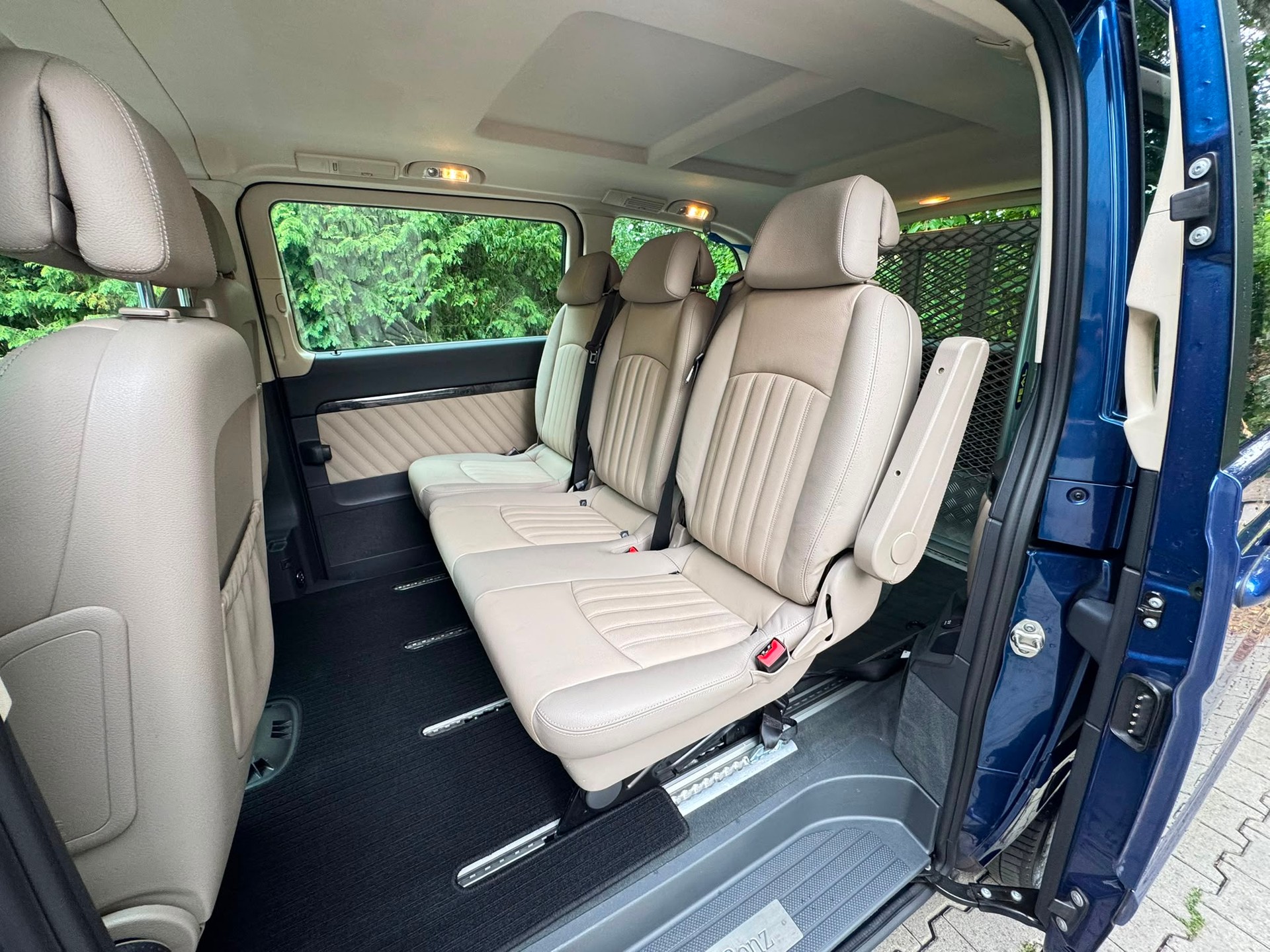 MERCEDES-BENZ Viano 3.0 CDI Blue Efficiency Ambiente A-image-13